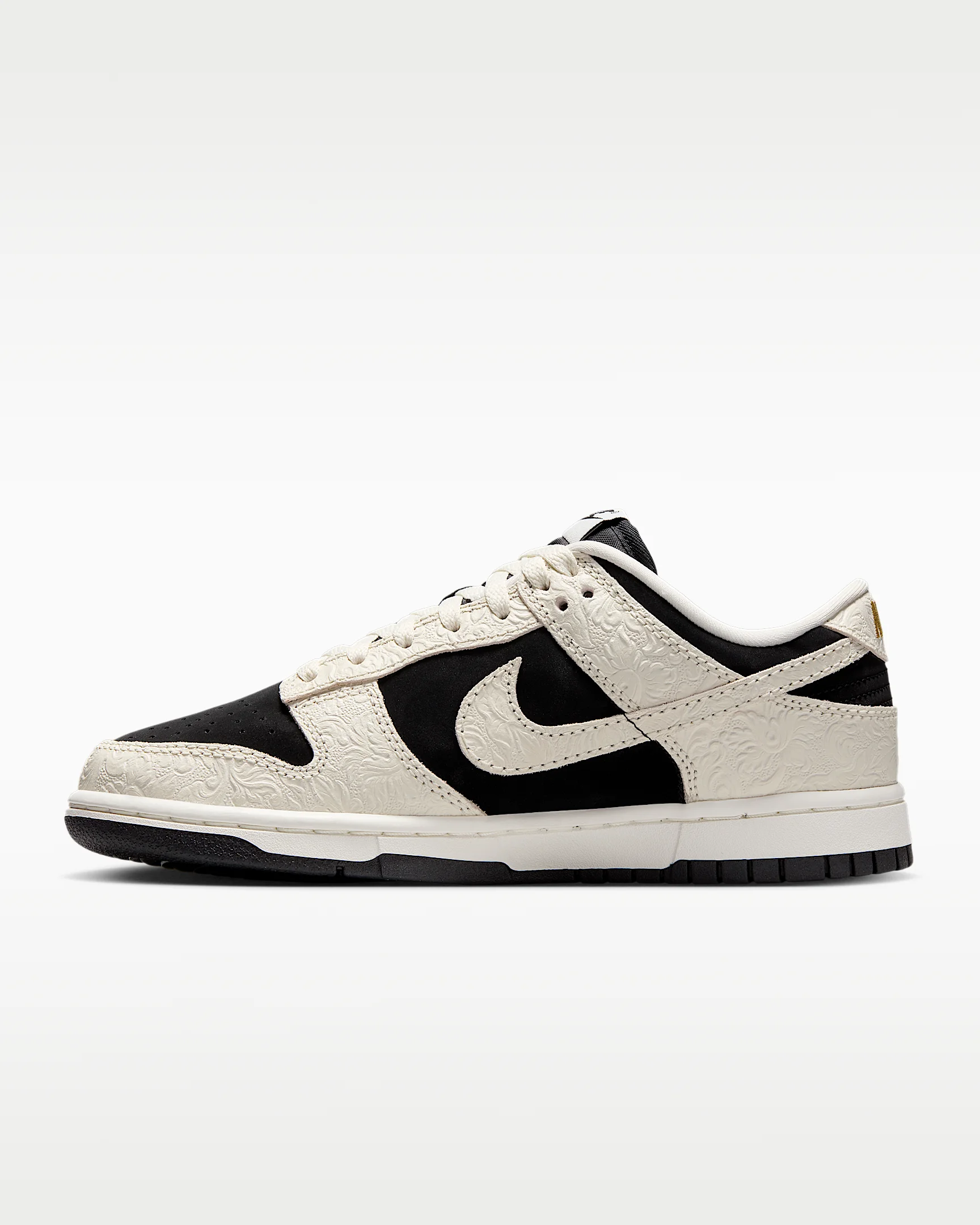 Nike Dunk Low Women's Shoes - 1