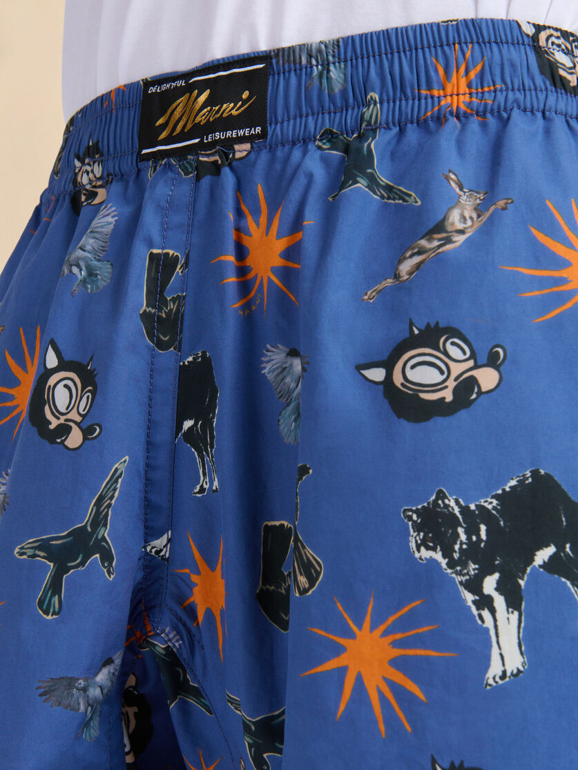 BLUE POPLIN BERMUDA SHORTS WITH WOLVES, RAVENS AND DOVES PRINT - 4
