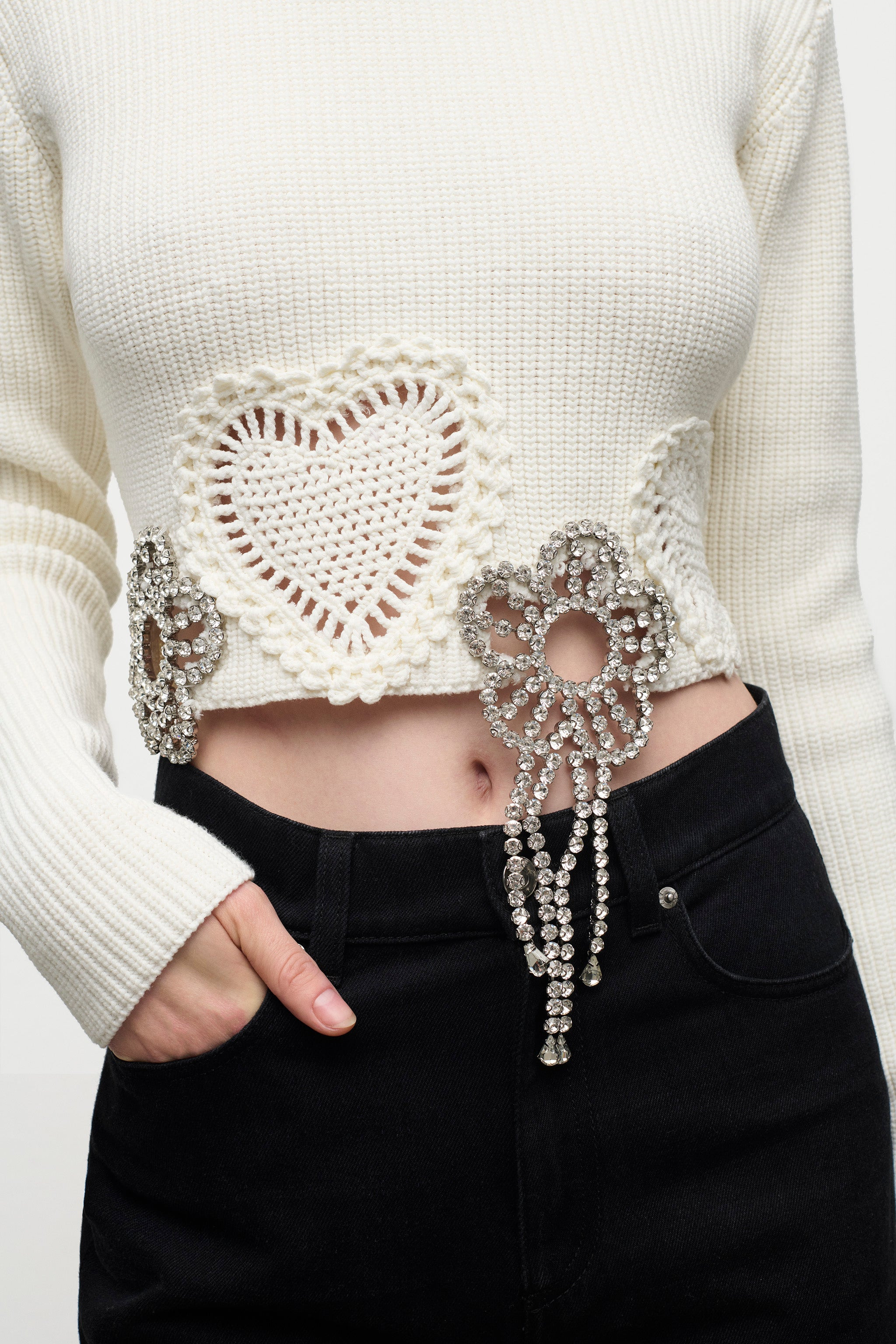 CRYSTAL CROCHET FLOWER CROPPED SWEATER - 5