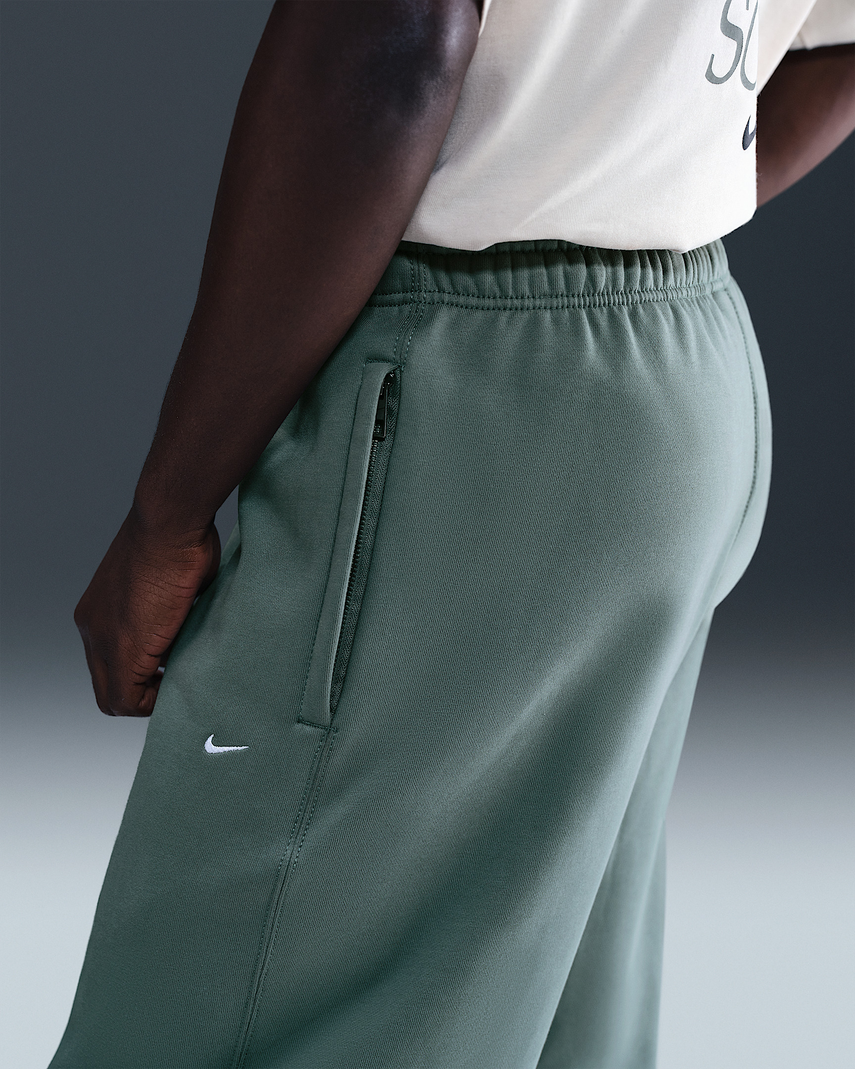 Nike Solo Swoosh Men's Cuffed Fleece Pants - 3