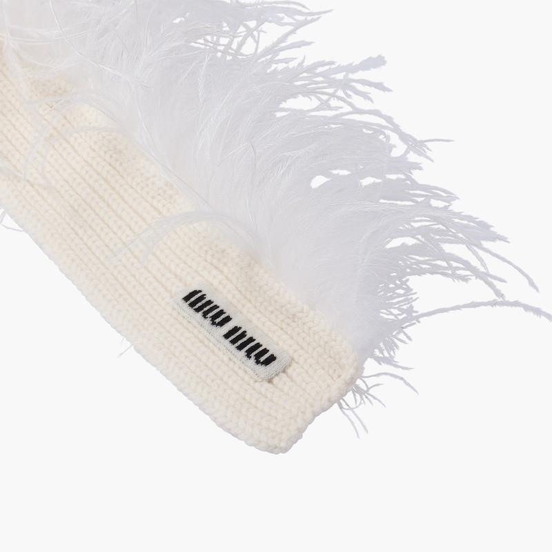 Cashmere scarf with feathers 5