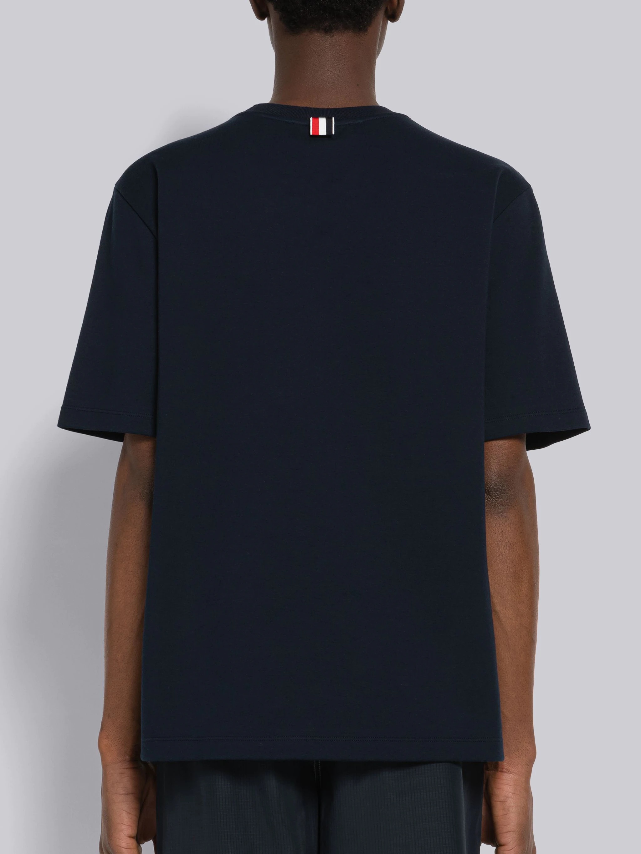 【THOM BROWNE】Oversized pocket short sleeve T-shirt Thom Browne Oversized Short Sleeve Pocket Tee | REVERSIBLE