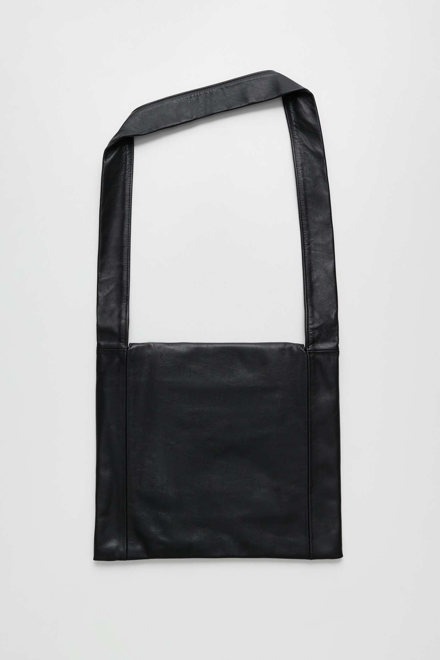 Slim Bag Malleable Black Bull Hide - 2