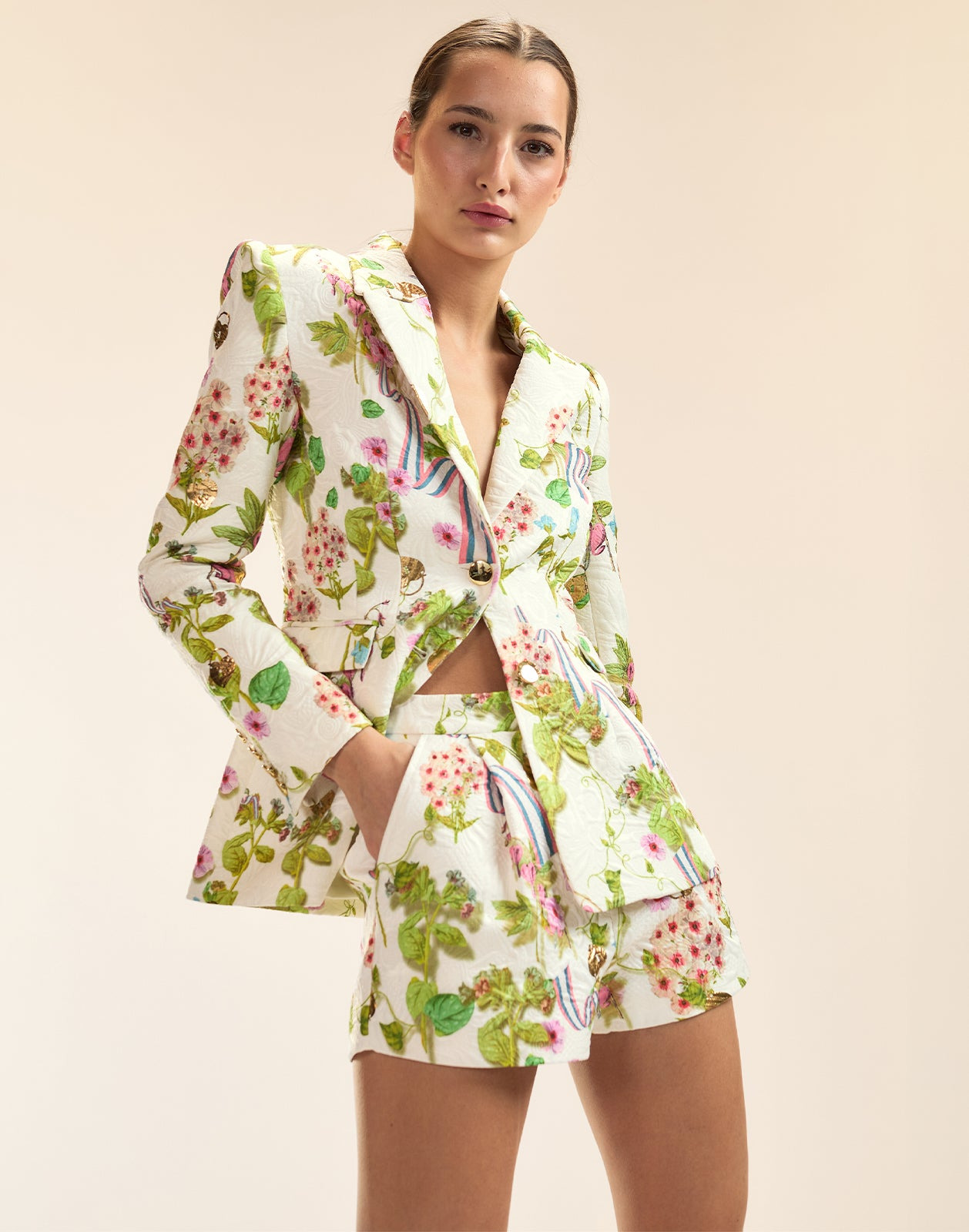 Printed Brocade Pleated Shorts - 3