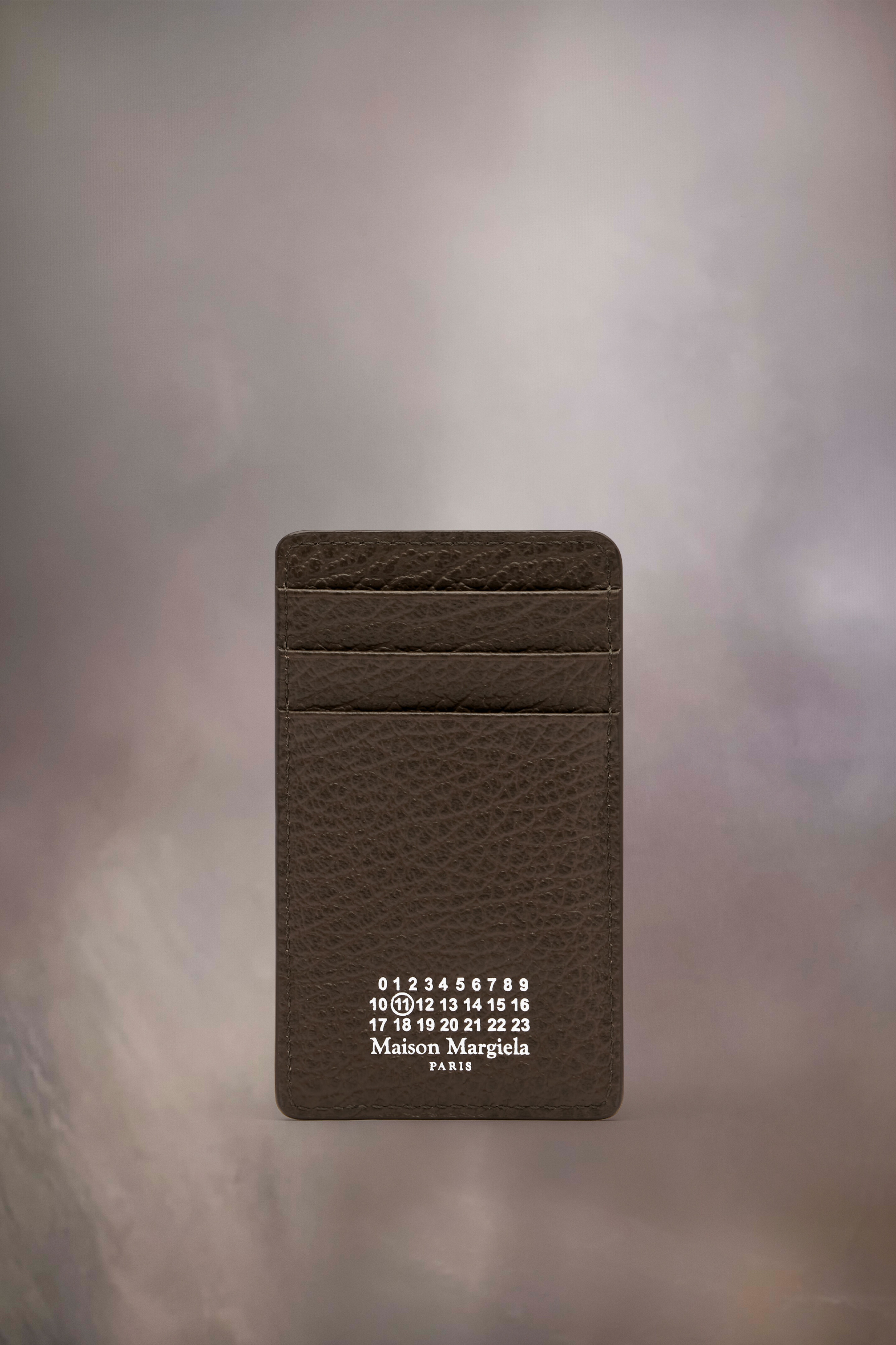Four stitches cardholder 1