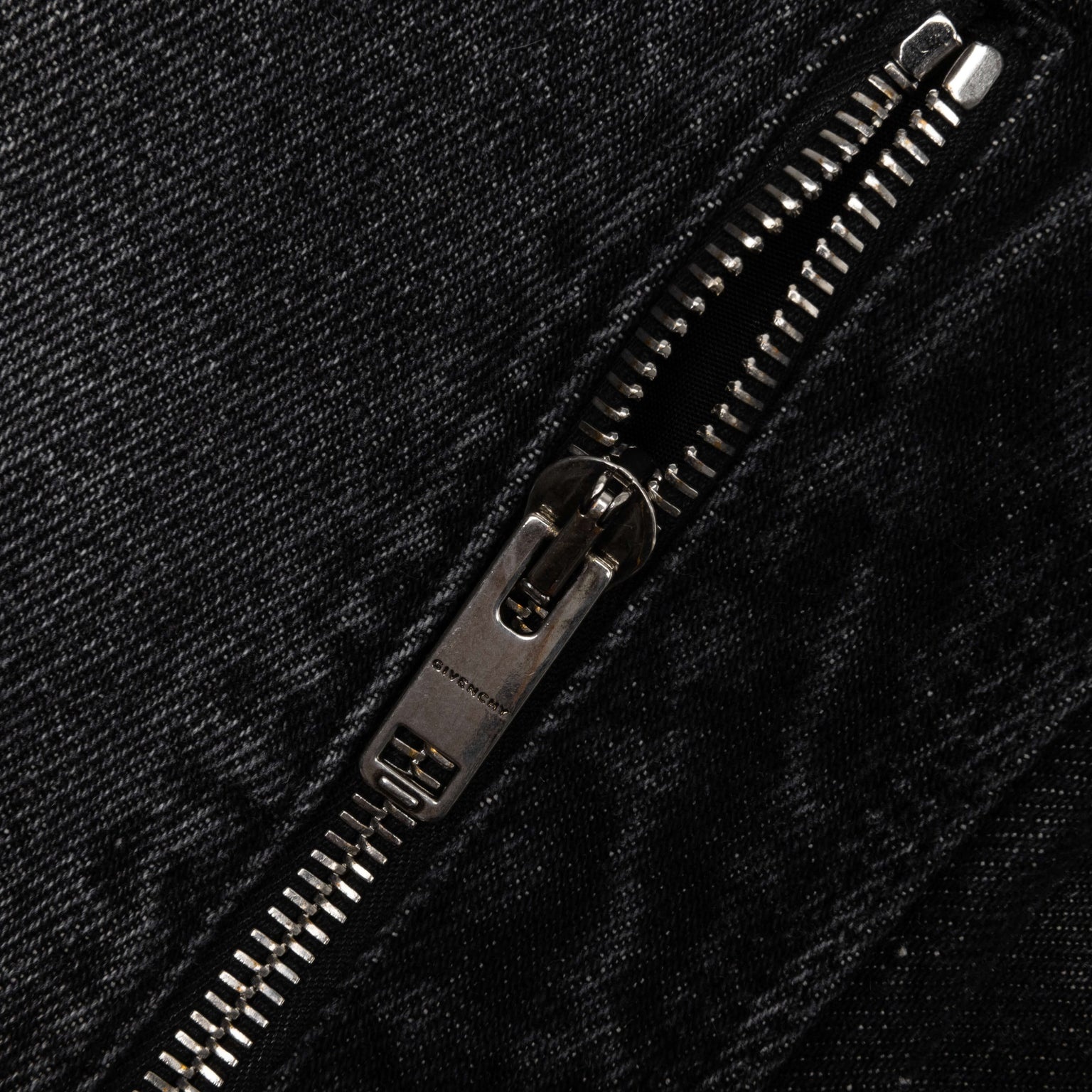 GIVENCHY SLIM FIT DENIM W/ ZIPS - BLACK/WHITE - 4