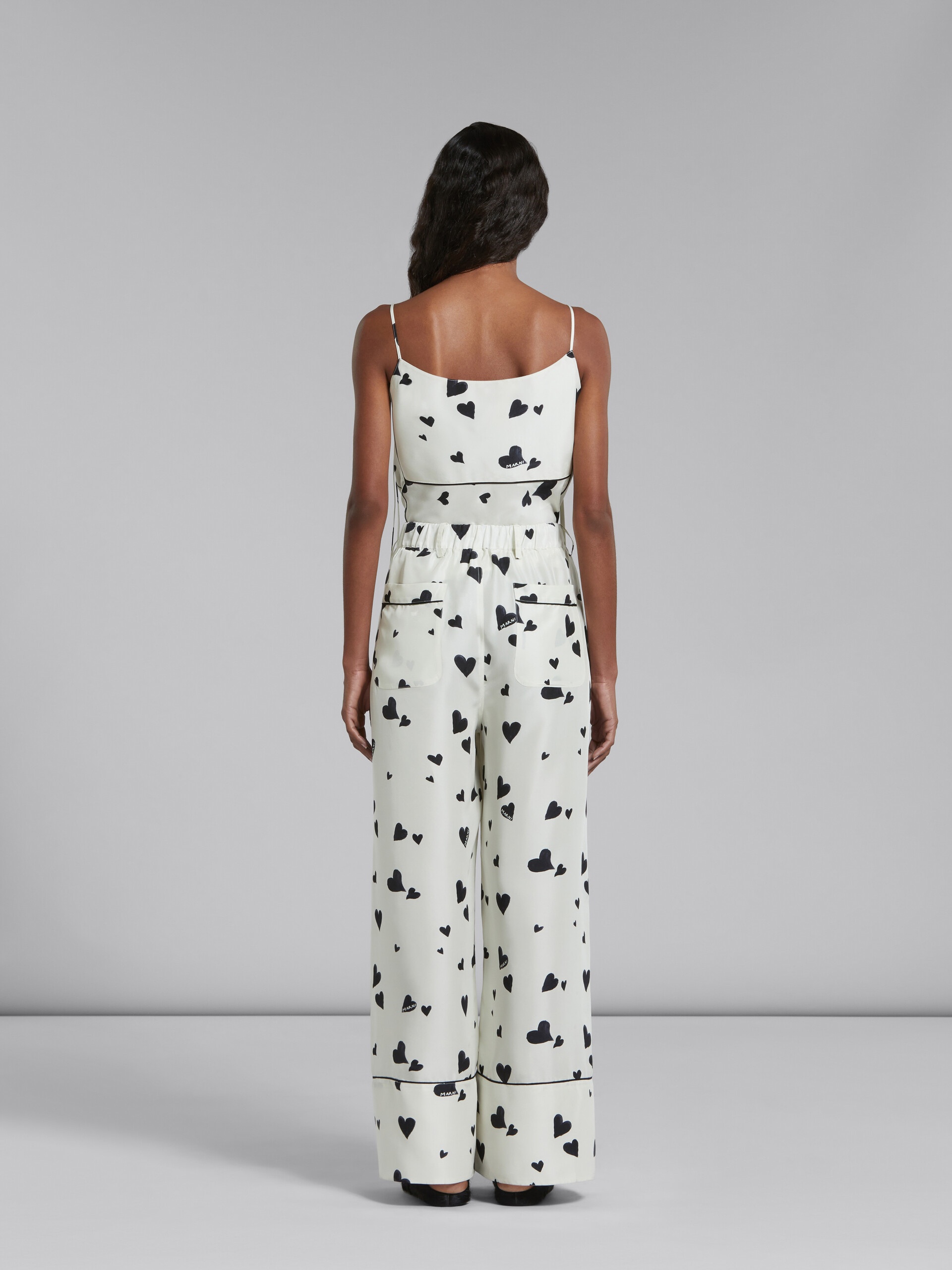 WHITE SILK PYJAMA TROUSERS WITH BUNCH OF HEARTS PRINT - 3