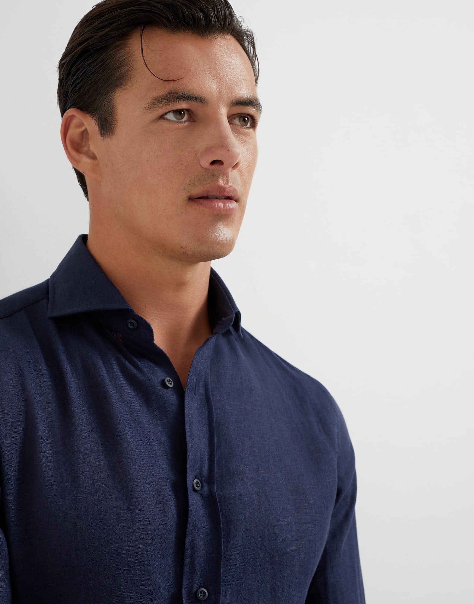 Linen easy fit shirt with spread collar - 3