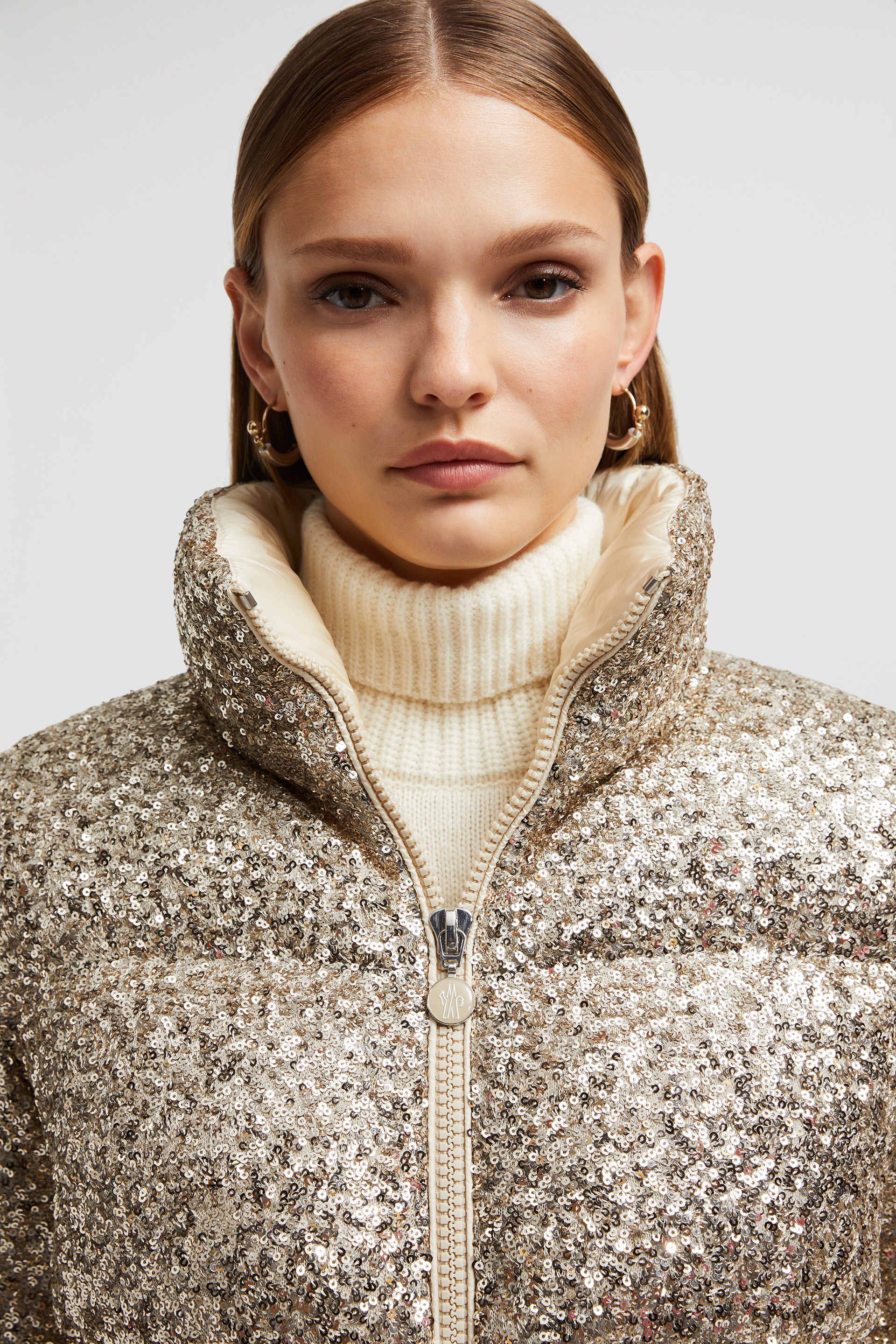 ダウンジャケット・コート MONCLER WOMEN Anternes Sequin Puffer Jacket Gold MONCLER WOMEN Anternes Sequin Puffer Jacket Gold