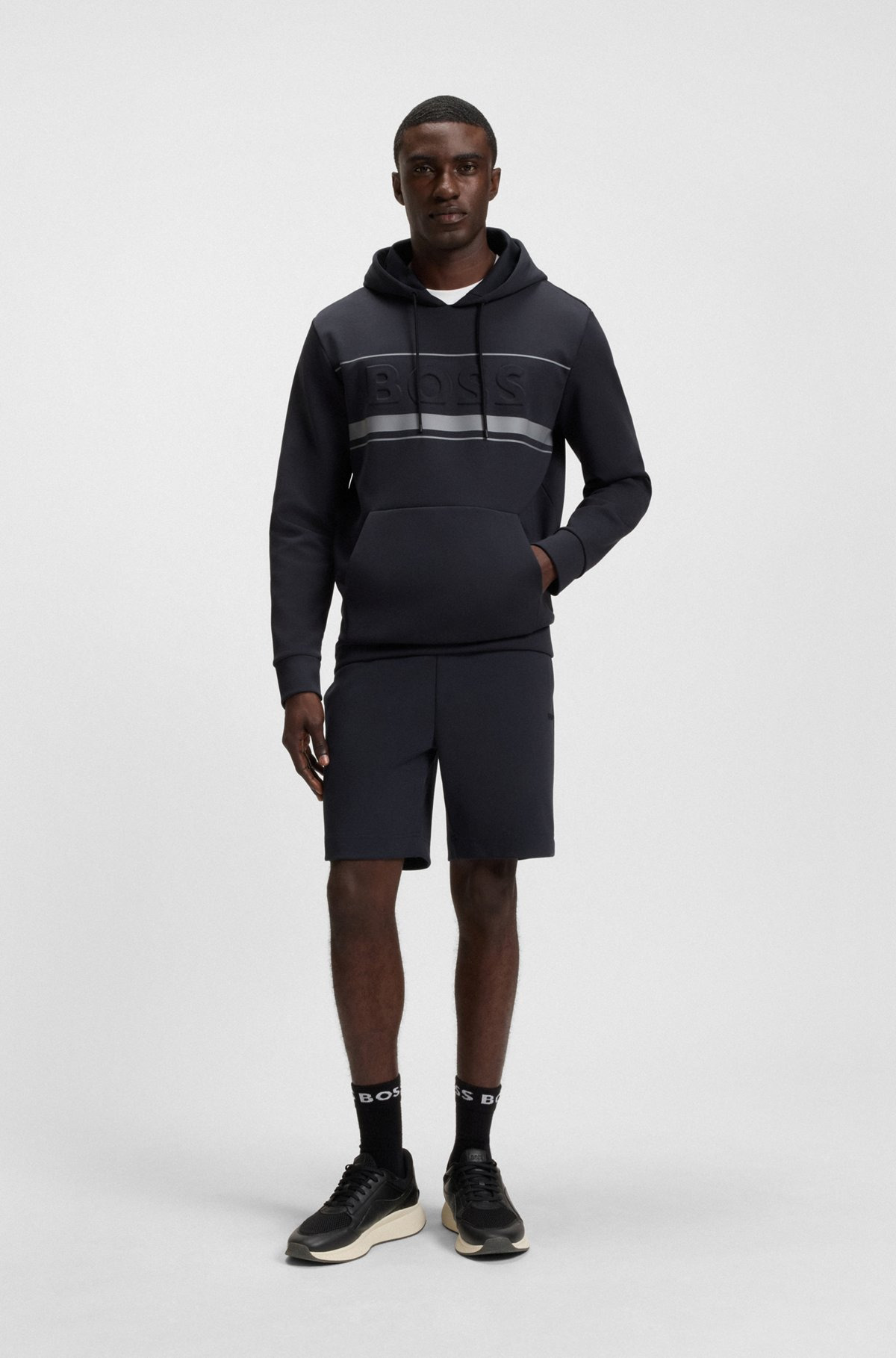 SHORTS WITH STRIPE DETAILS - 4