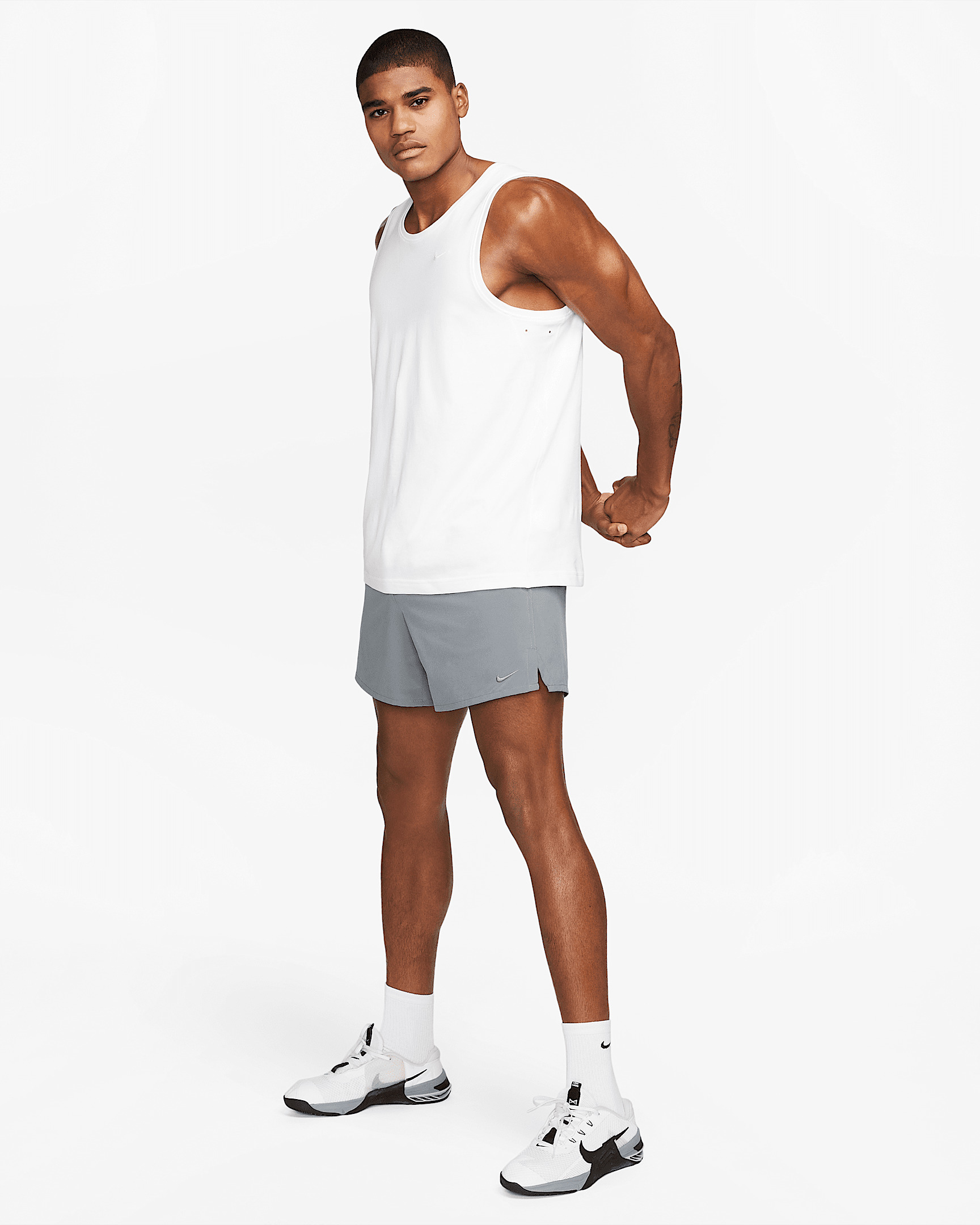 Nike Primary Men's Dri-FIT Versatile Tank - 8