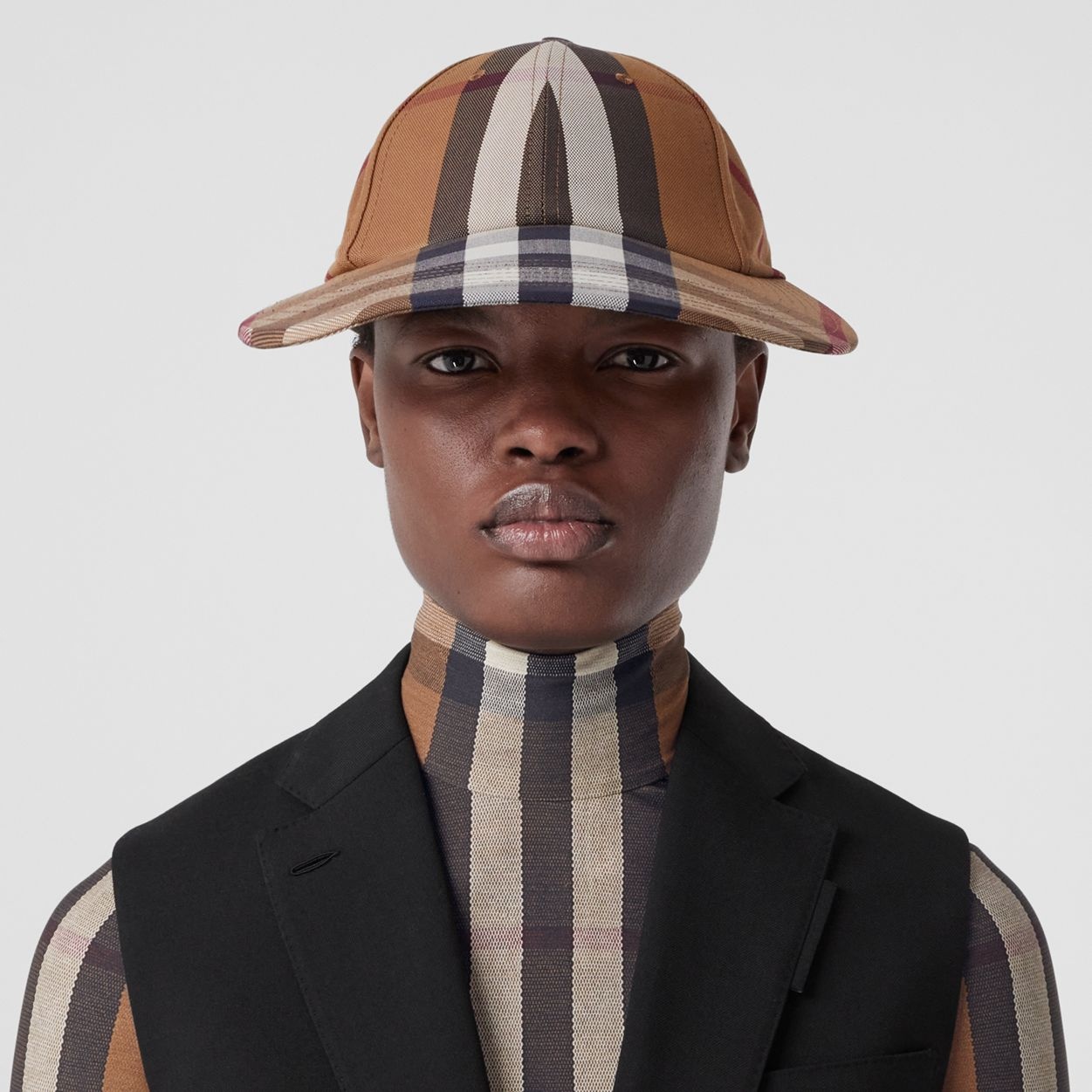 Exaggerated Brim Check Cotton Baseball Cap - 3