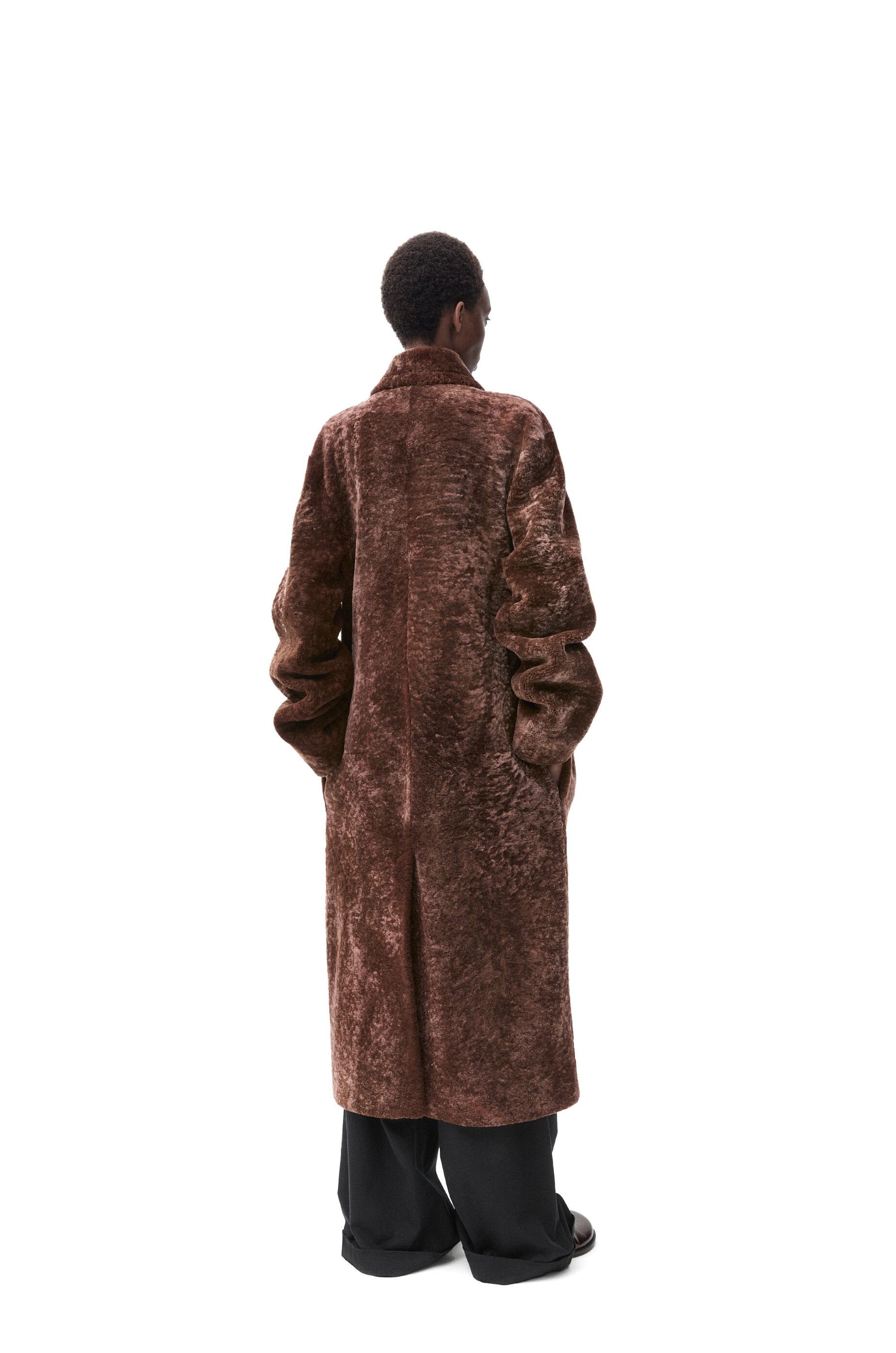Double-breasted coat in shearling - 4