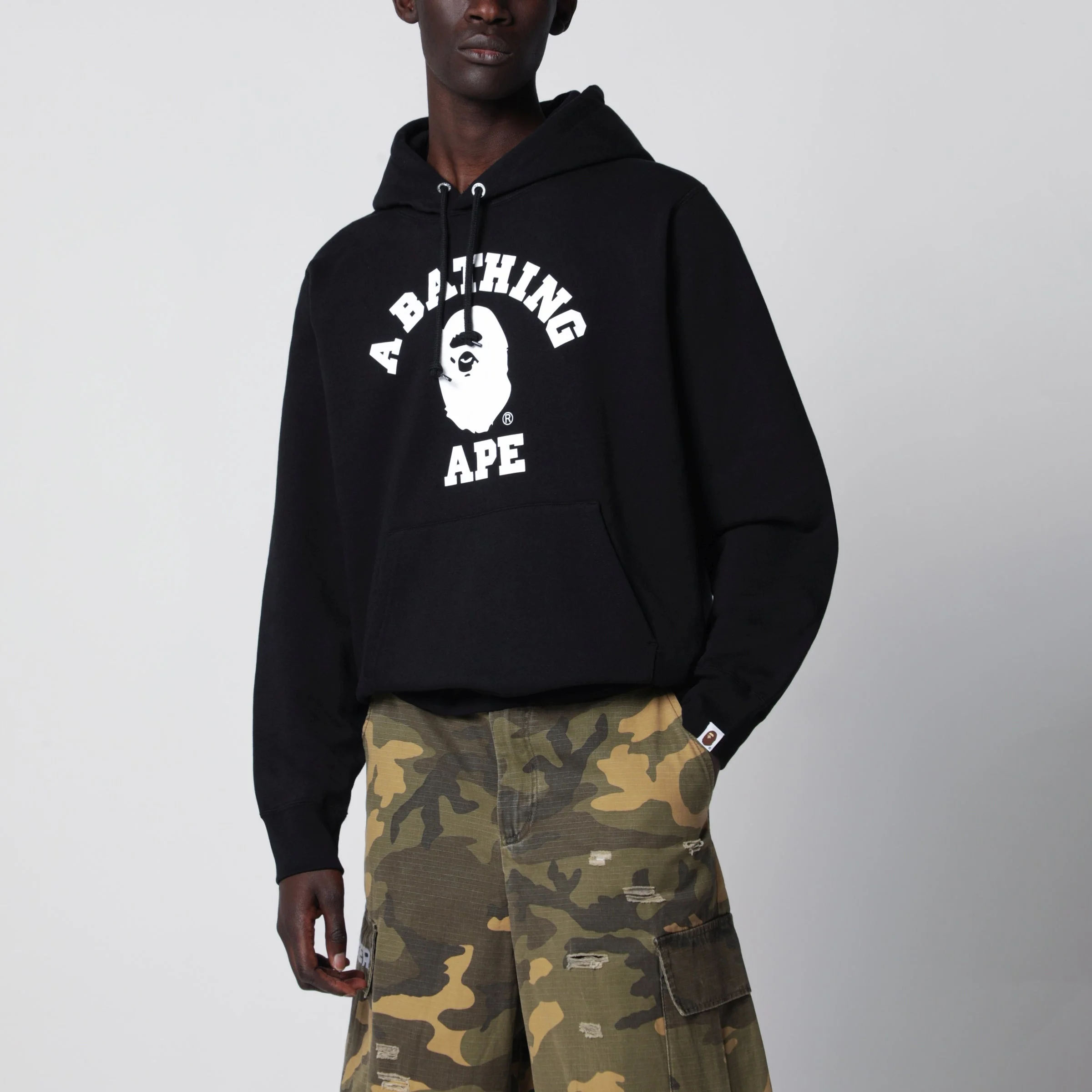 Black hoodie with logo print - 1
