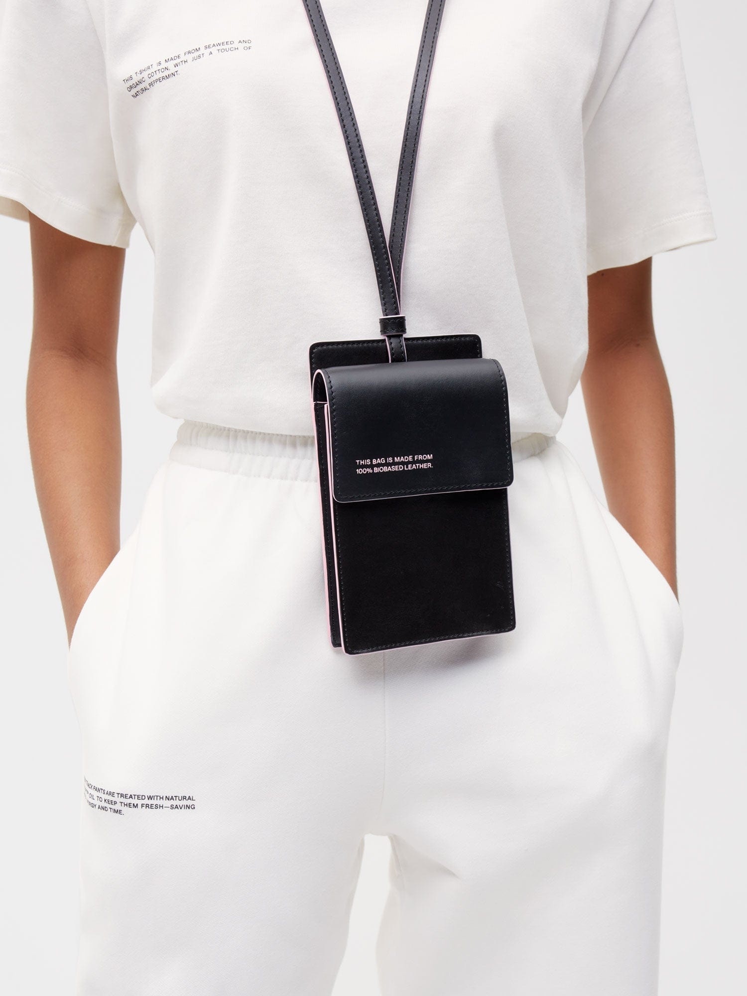 Biobased Passport Holder - Sakura Pink - 2