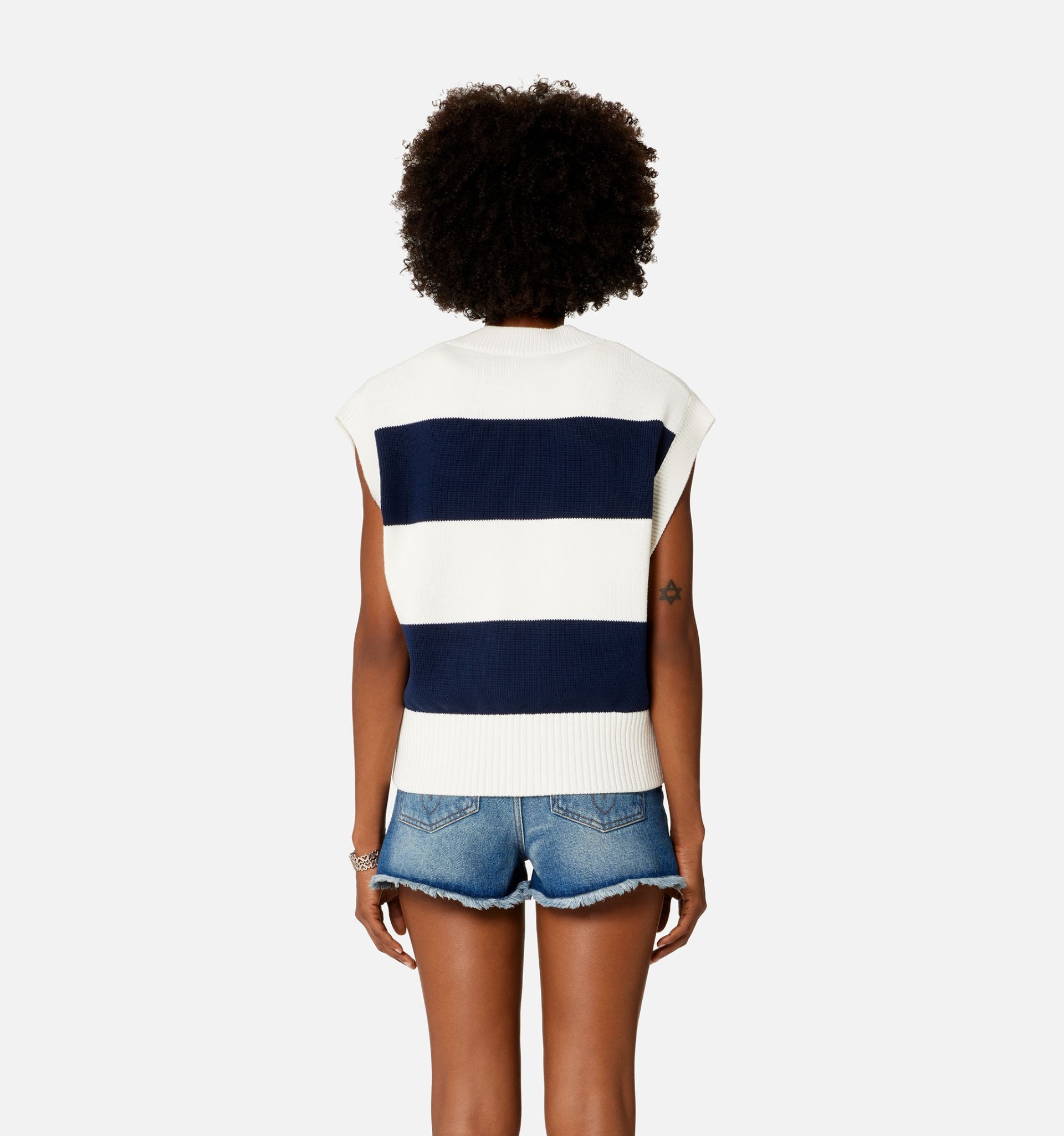 Ami de Coeur Sleeveless Sweater With Rugby Stripes - 7