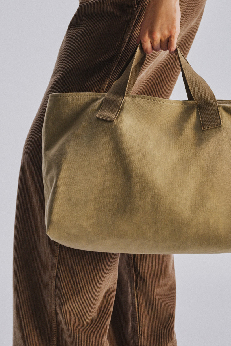 Medium Brian Tote Bag 5