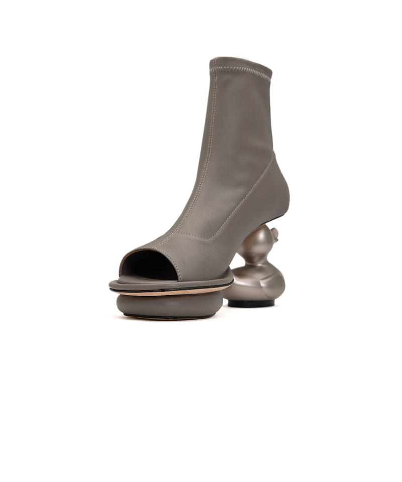 Duck Heel Boots 17