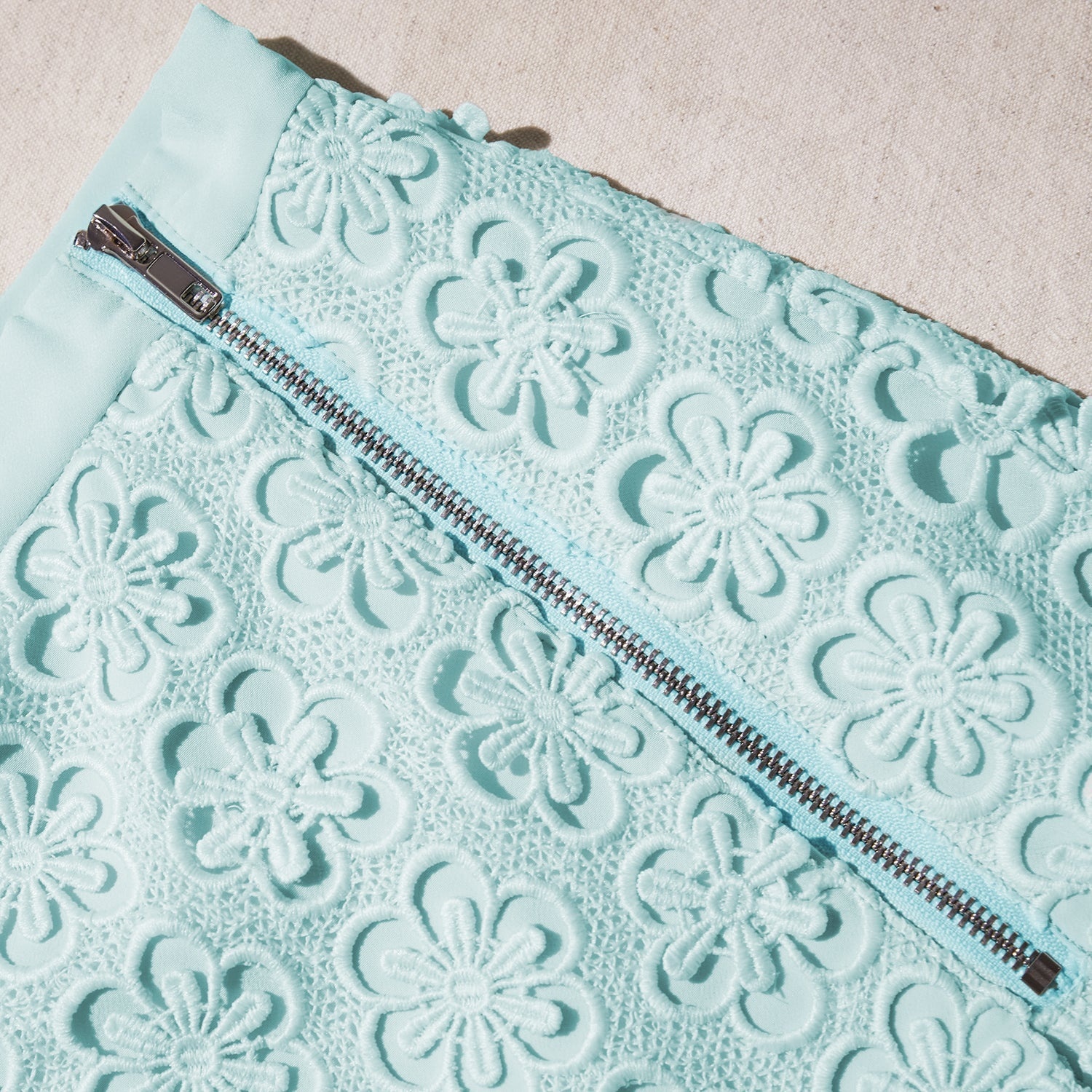 Blue Daisy Guipure Skort - 5