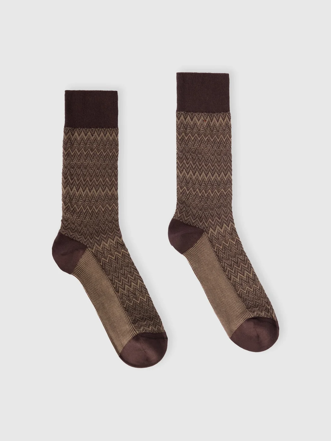Mid-length cotton-blend 3D zigzag socks - 1