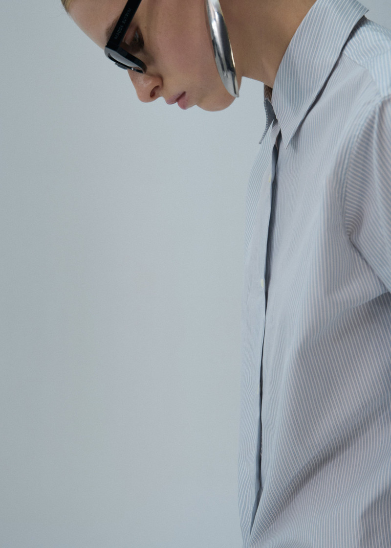 Cotton poplin button up shirt in grey stripes 5