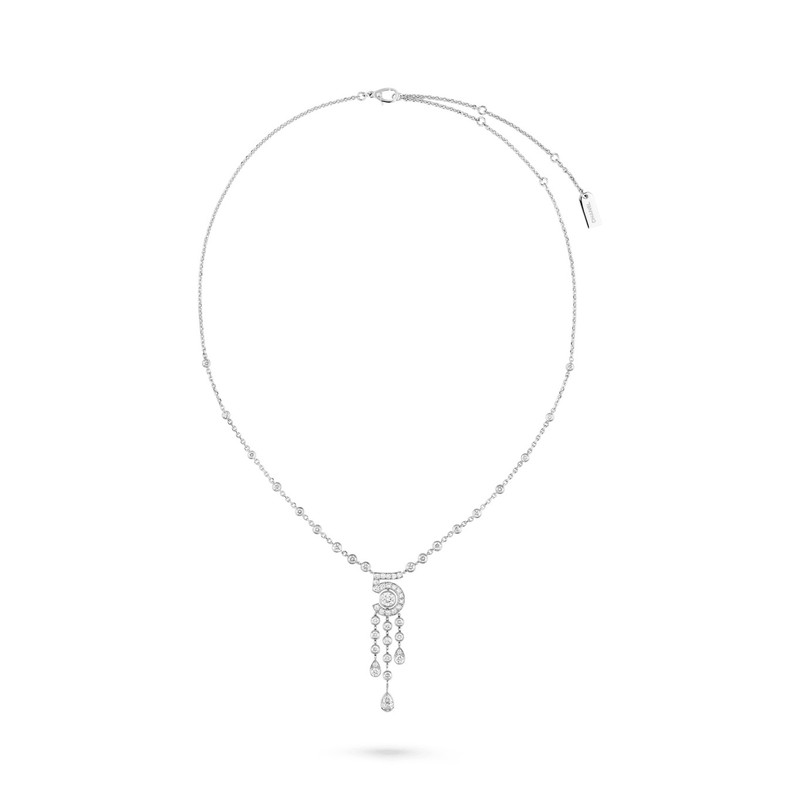 CHANEL Eternal N°5 necklace outlook