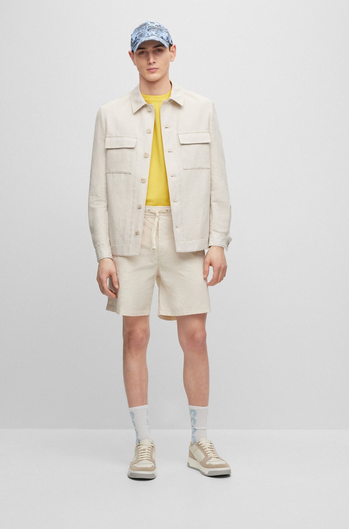 REGULAR-FIT SHORTS IN PAPER-TOUCH STRETCH COTTON - 3