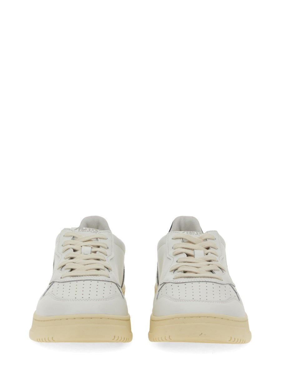 Medalist Low Sneaker - 9