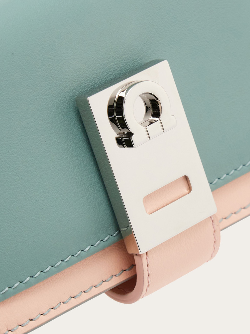 Hug two-tone credit card holder 5