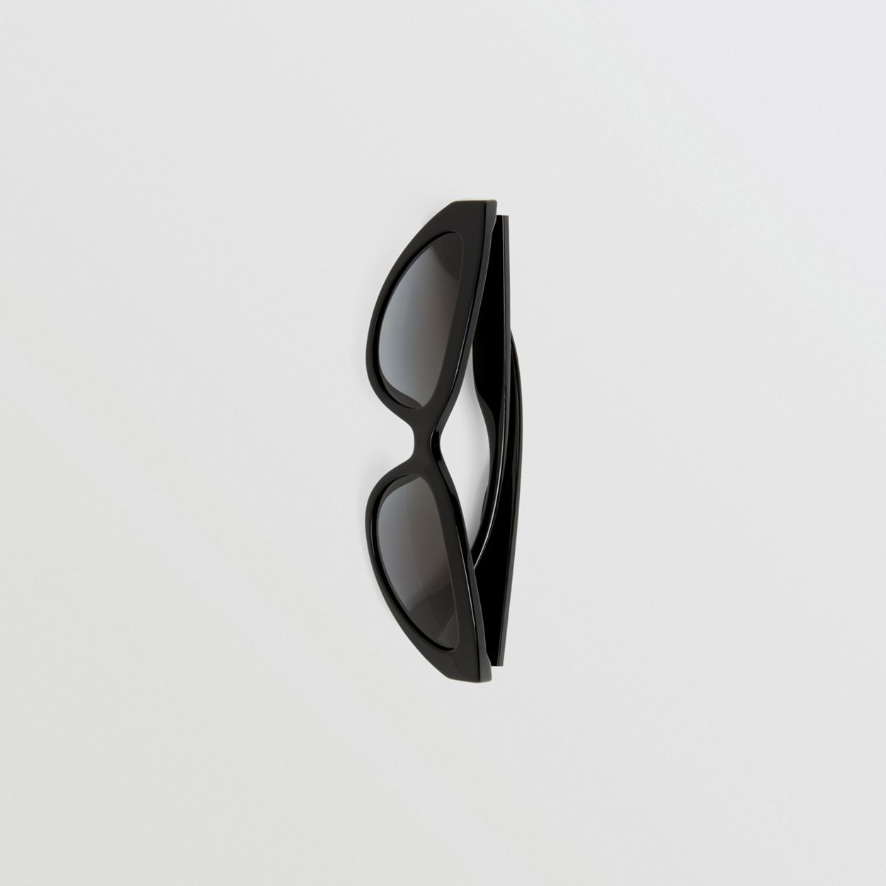 Cat-eye Frame Sunglasses - 4