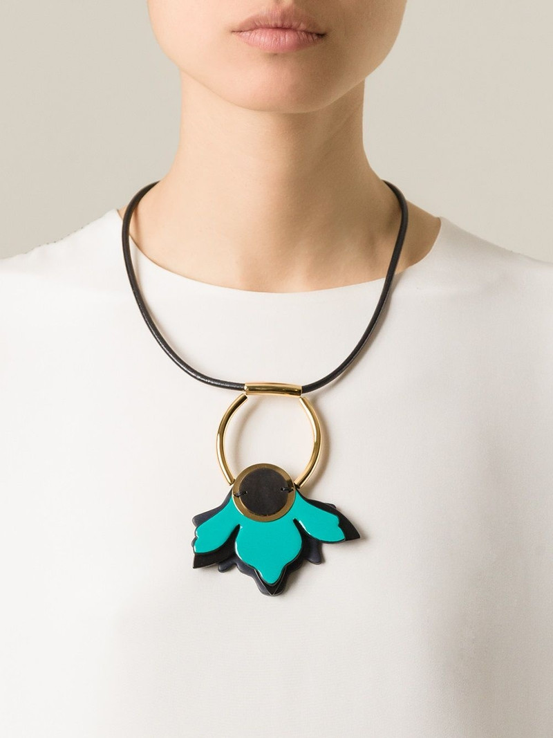 Marni flower pendant necklace outlook