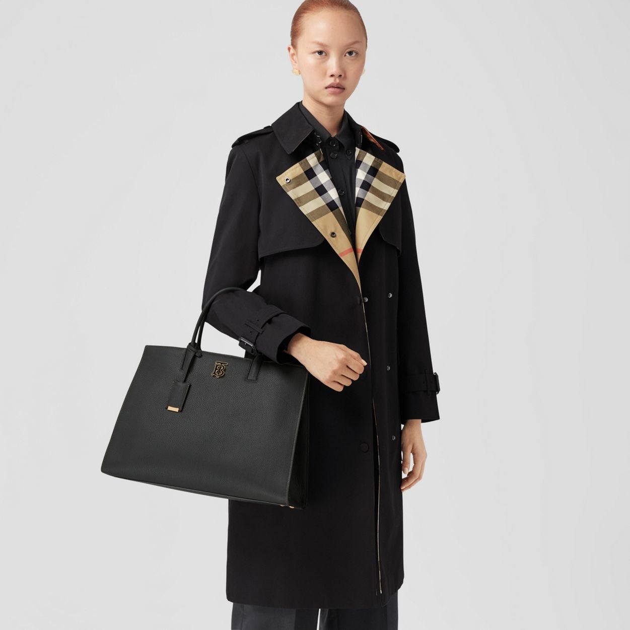 BURBERRY｜ (Medium Grainy Leather Frances Bag (8049042)) Burberry Black Grainy Leather Medium Frances Bag 8049042