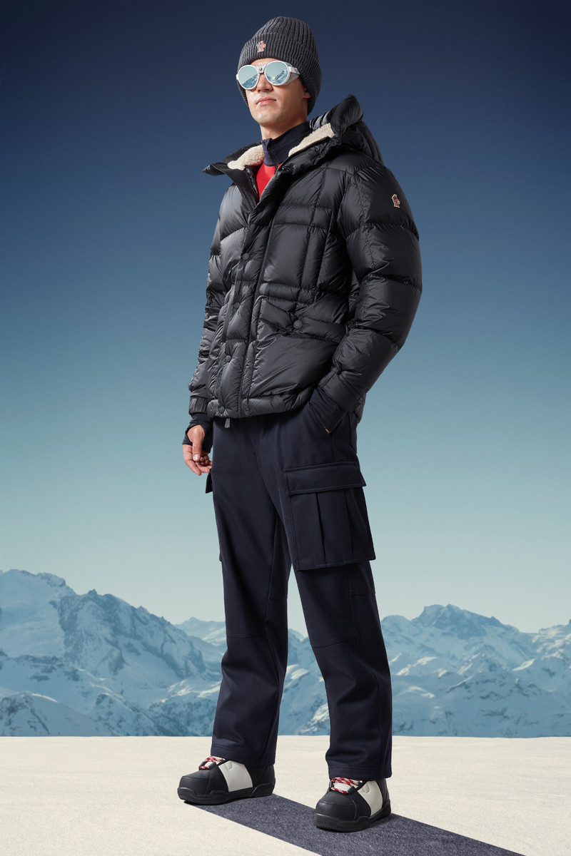 Moncler Danz Short Down Jacket outlook