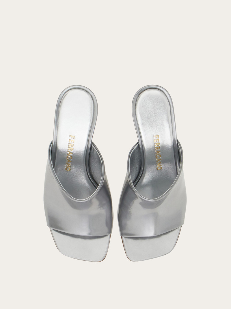 FERRAGAMO Elina slide outlook