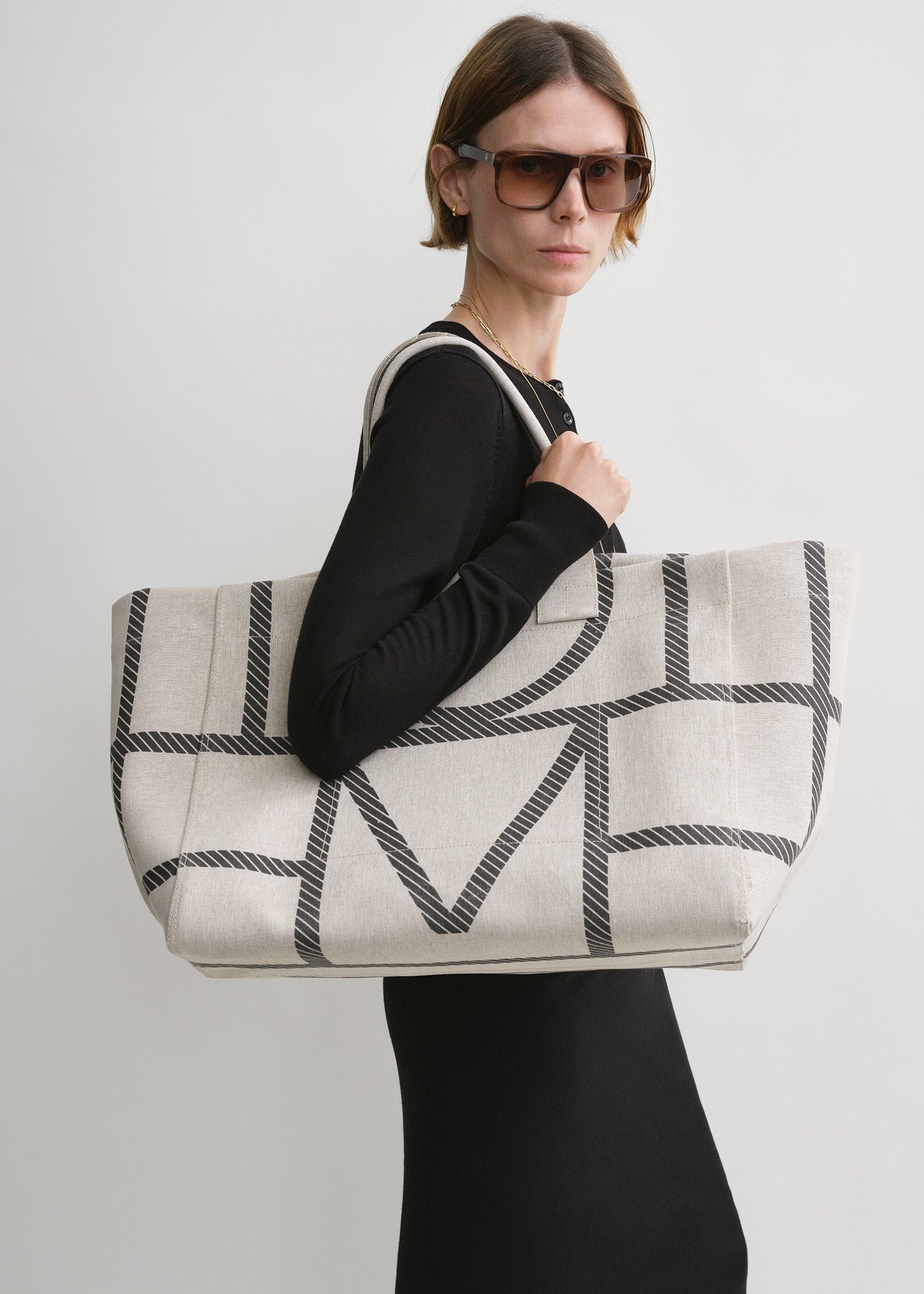 Monogram travel tote ecru - 3