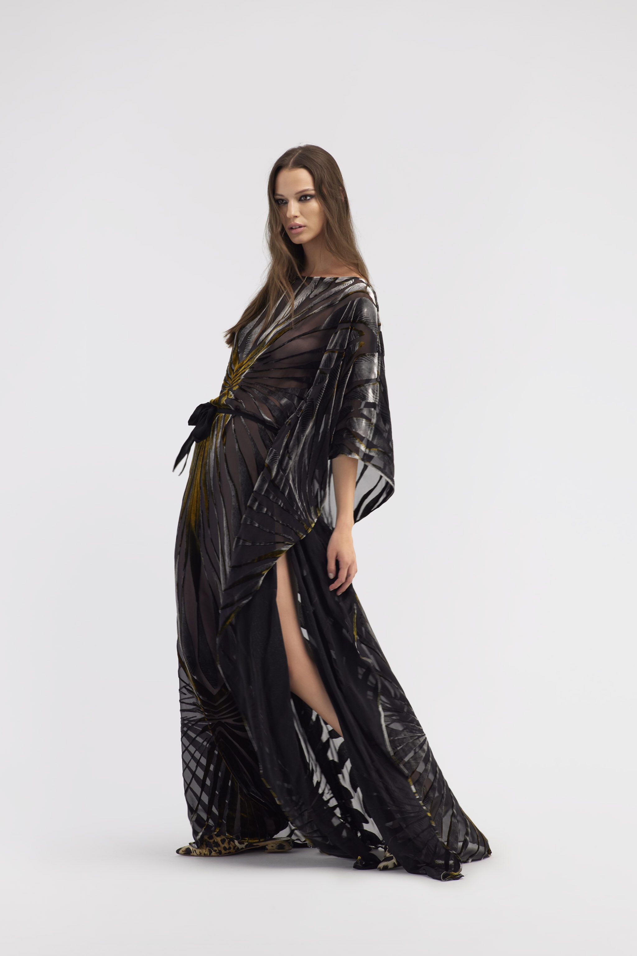 Velvet kaftan with Ray of Gold print - 5