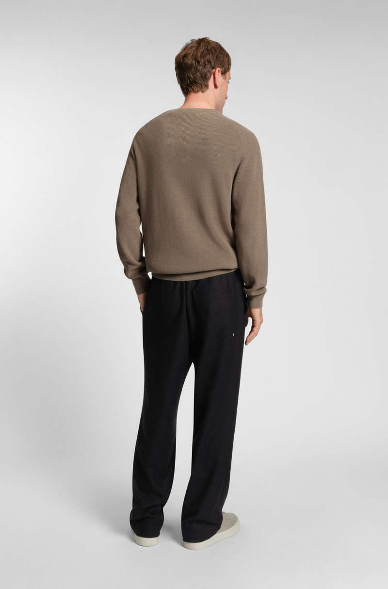 TAPERED-FIT PANTS IN A WOOL BLEND 4