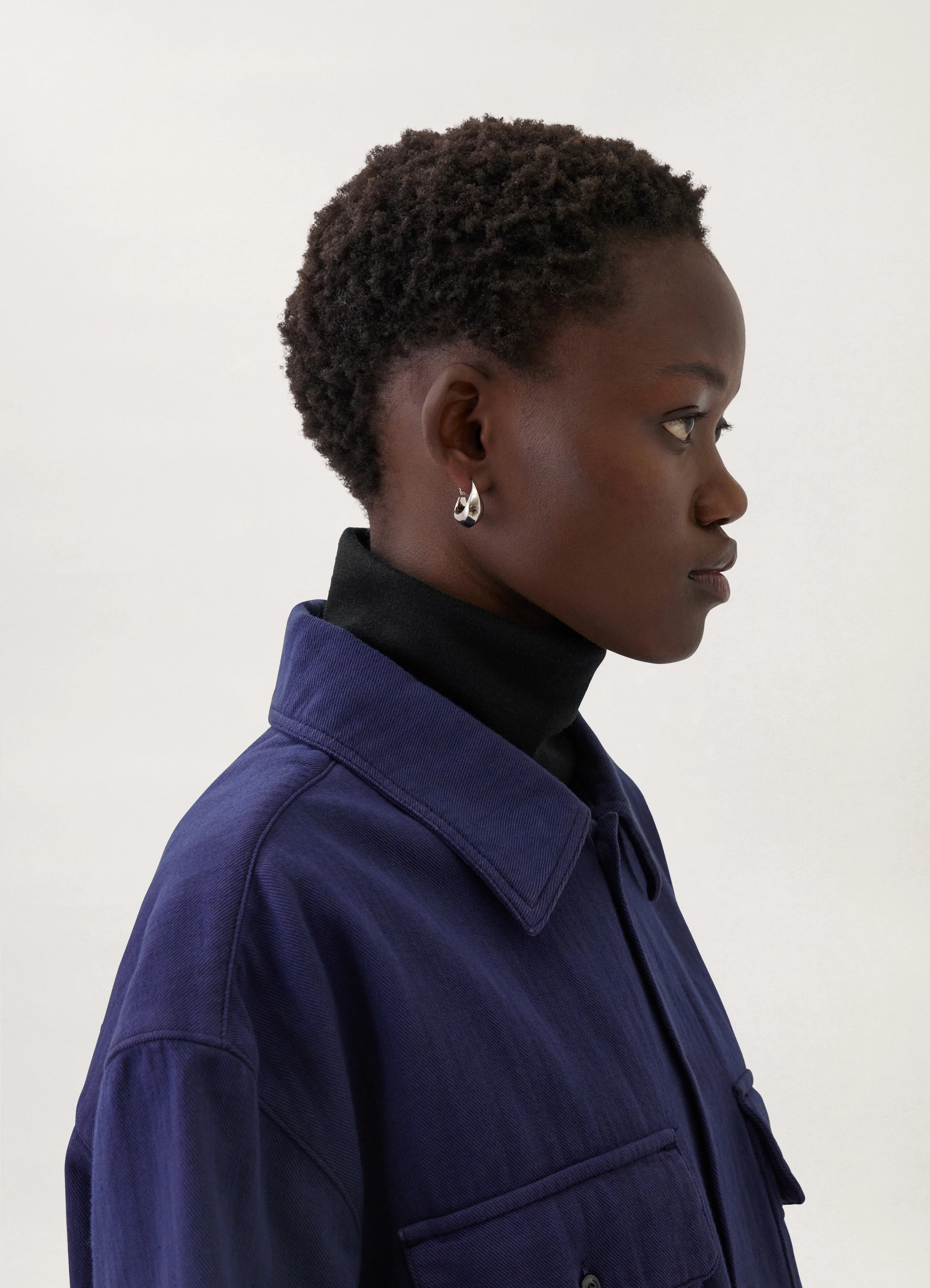 CURVED MINI DROP EARRINGS
BRONZE - 3