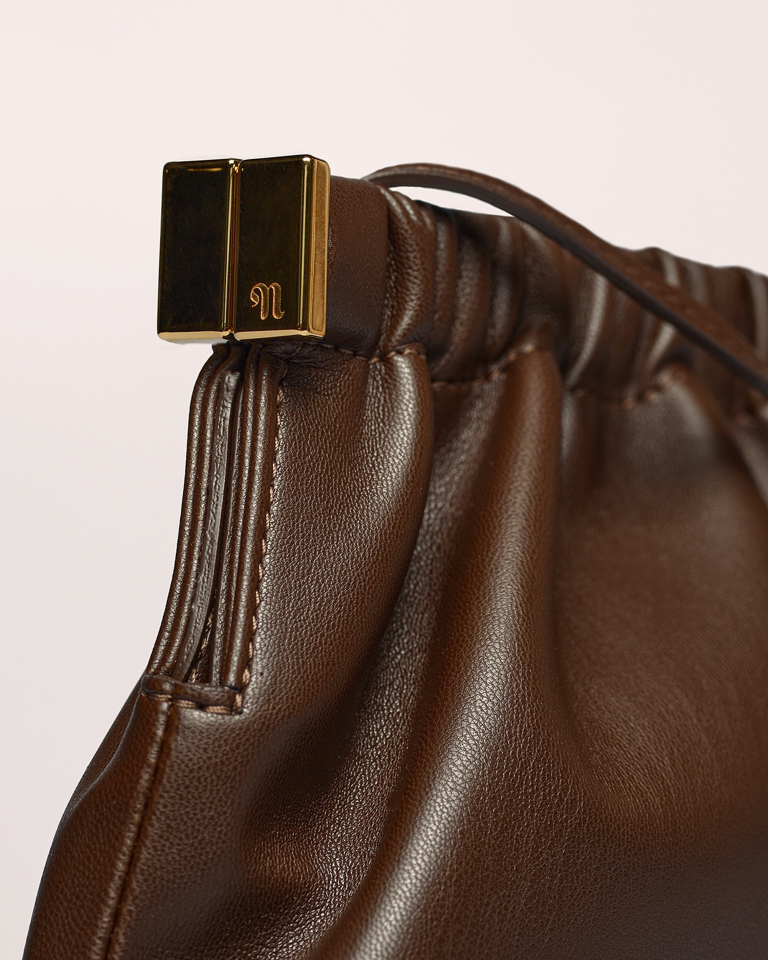 THE BAR CLUTCH MINI - Vegan nappa mini clutch - Brown - 2