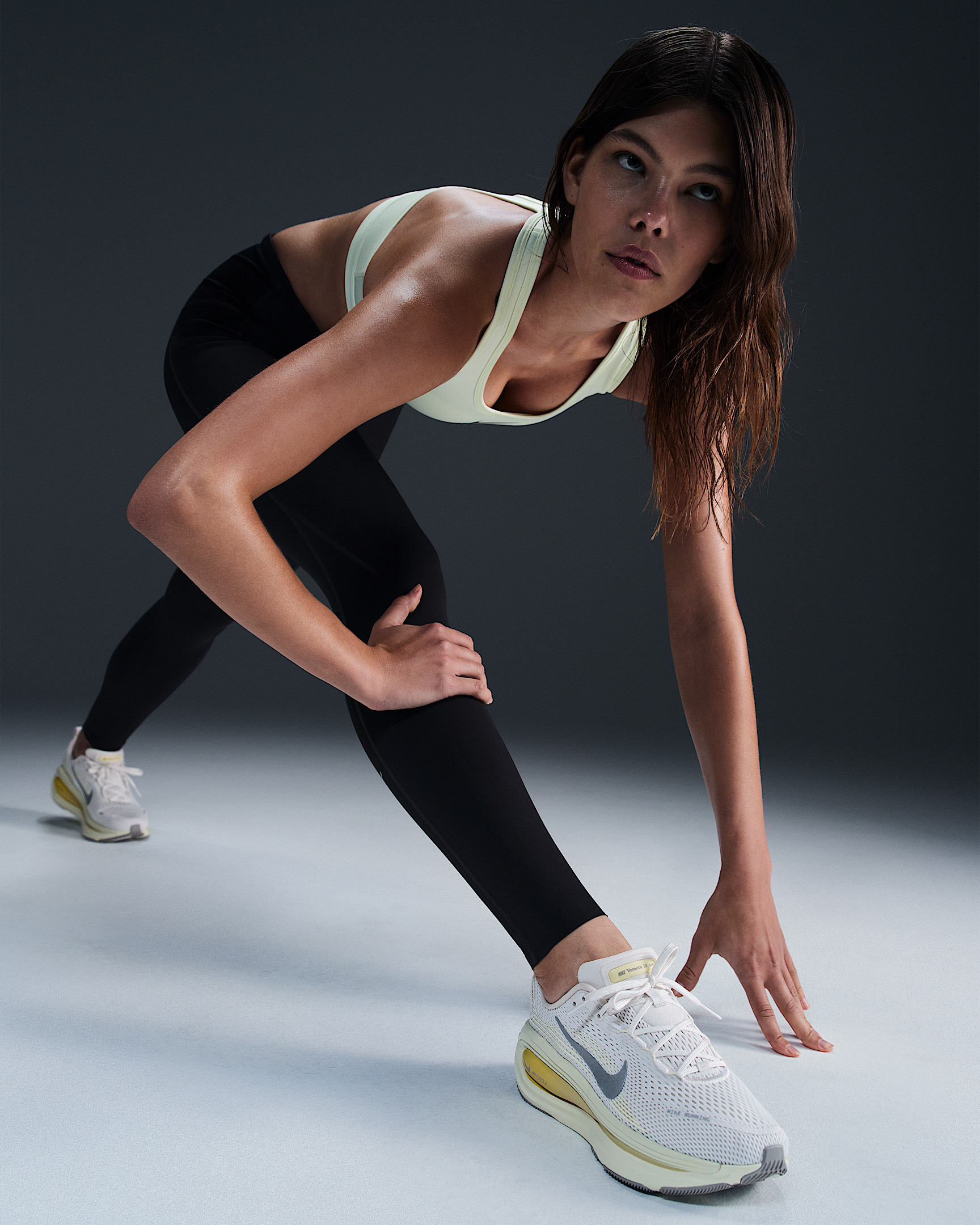 Nike Swift Women's High-Waisted 7/8 Running Leggings with Pockets - 5