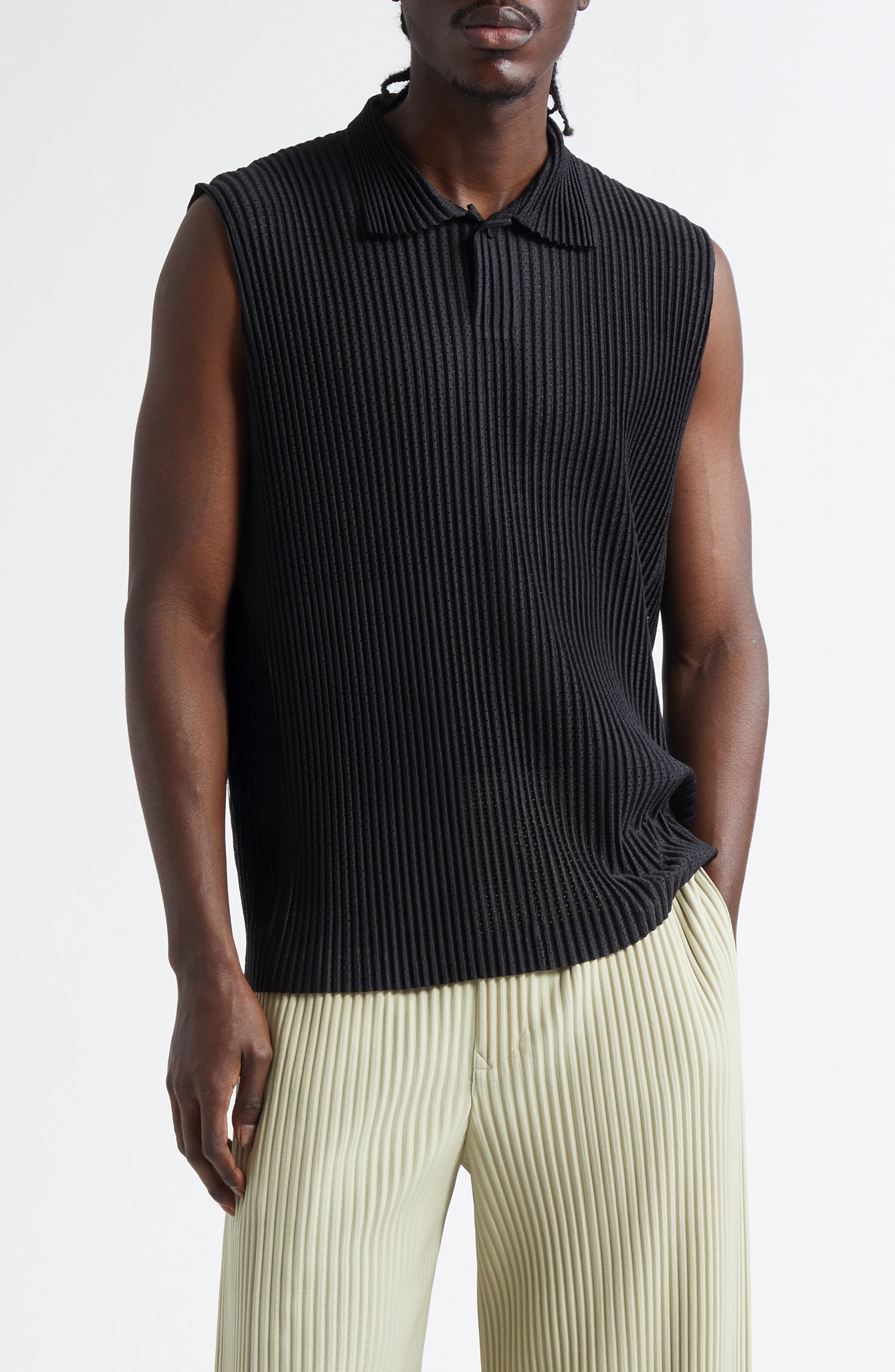 Homme Plissé Issey Miyake Light Mesh Pleated Sleeveless Polo in Black at Nordstrom - 1