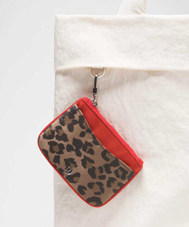 lululemon Clippable Card Holder outlook