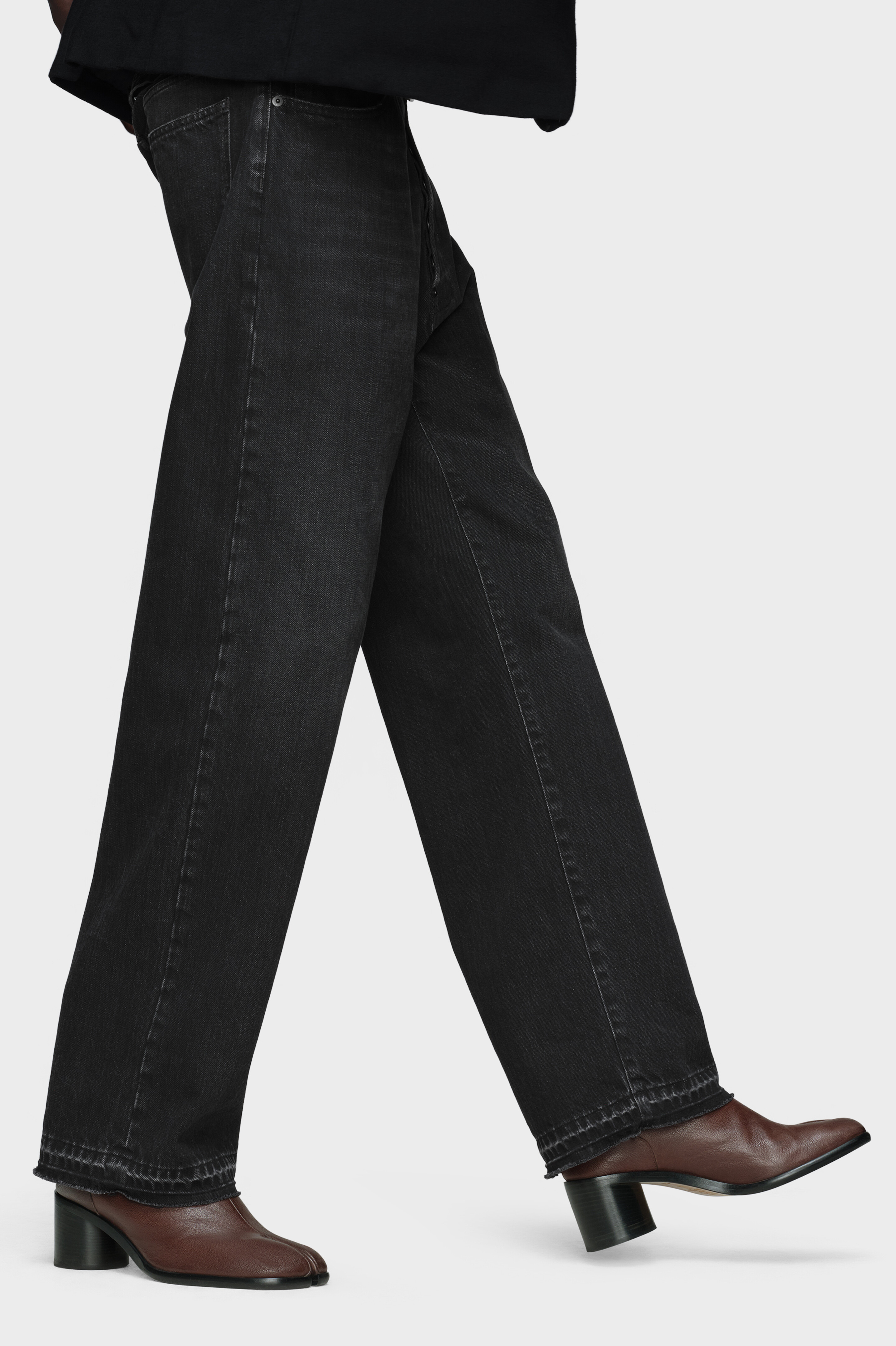 Straight-leg jeans - 3