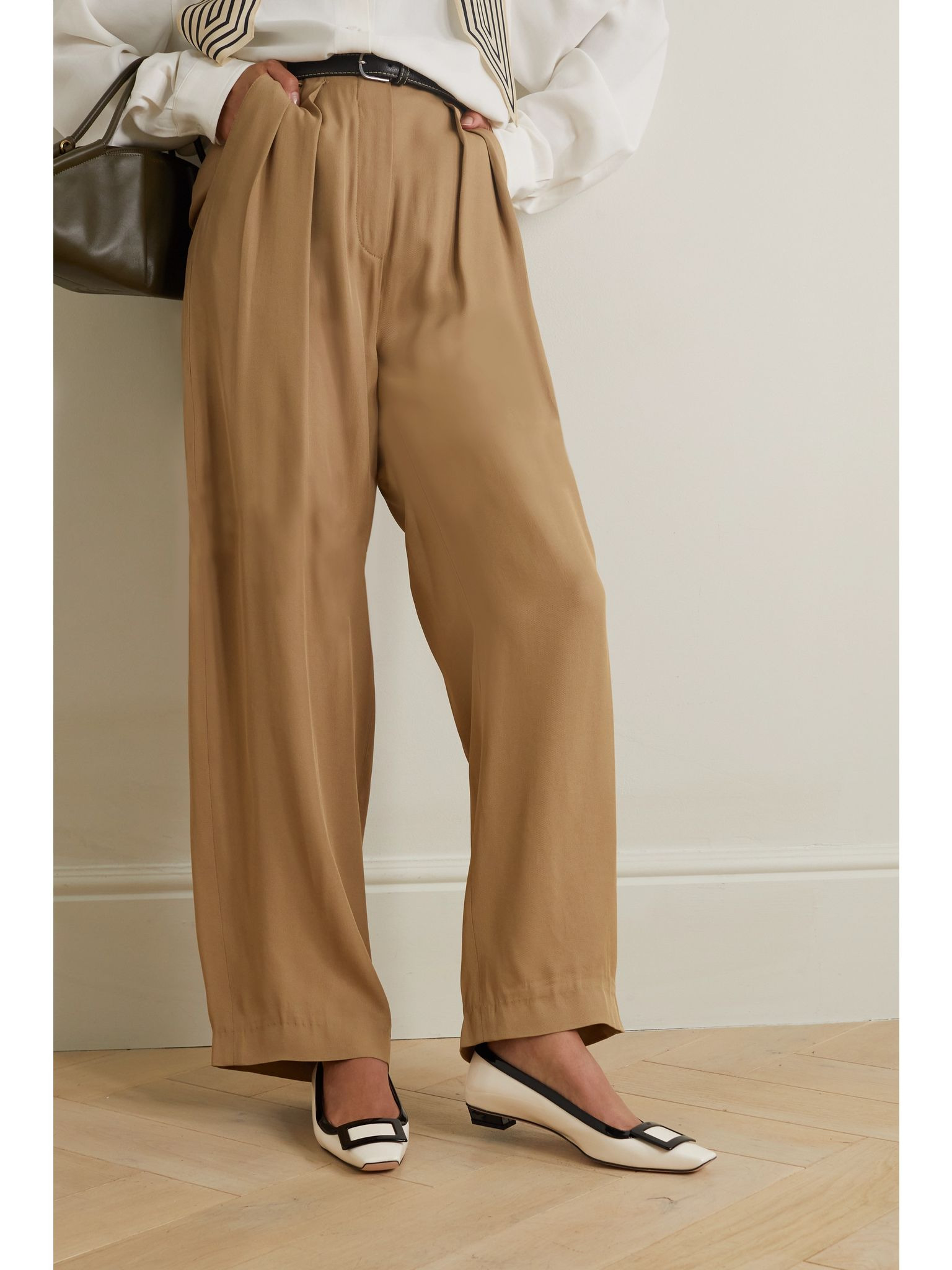 Belle Vivier two-tone patent-leather ballet flats Cream - 2