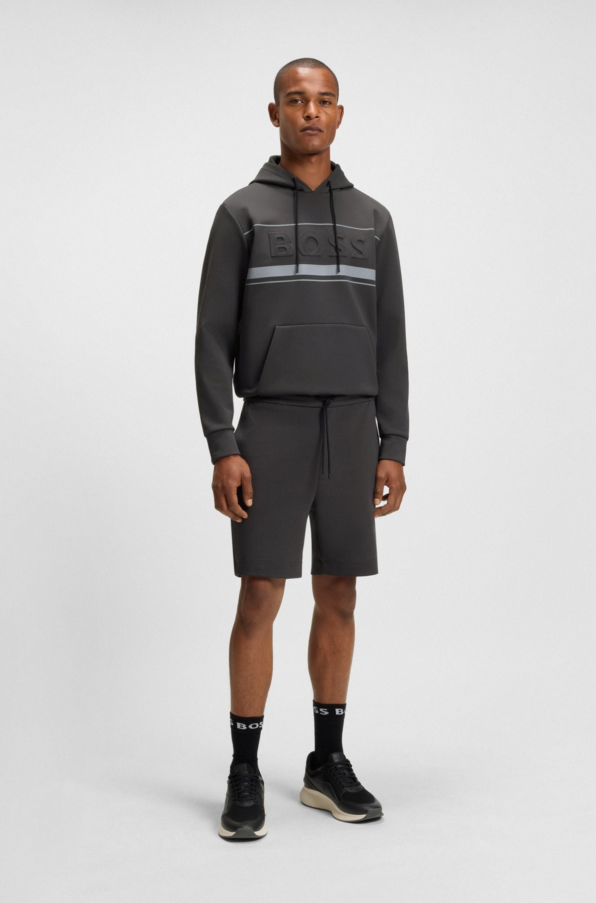 SHORTS WITH STRIPE DETAILS - 4