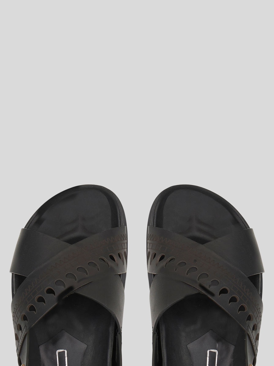 LEATHER SANDALS WITH GEOMETRIC PAISLEY PATTERNS - 2