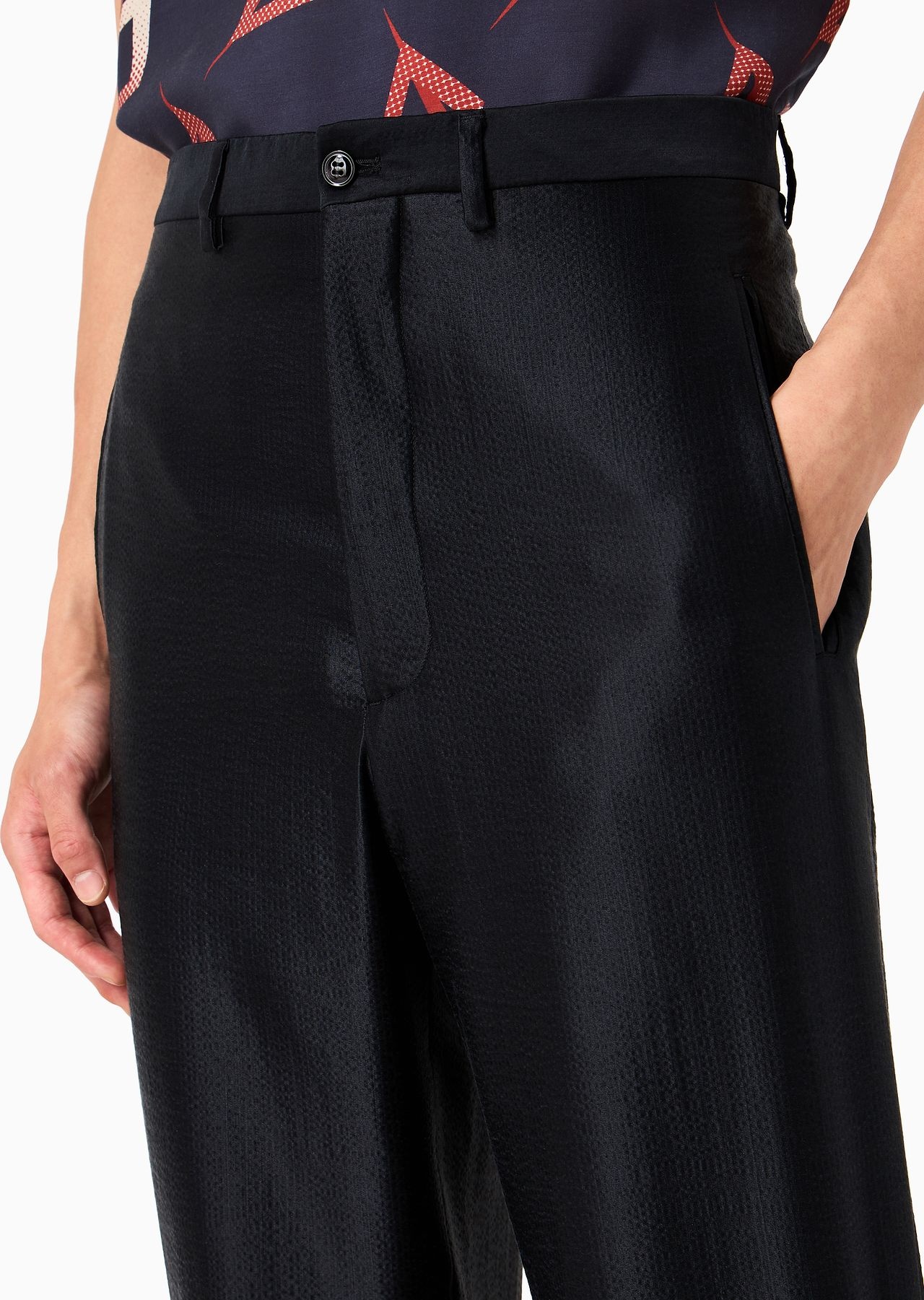 Double-breasted suit in wool and silk satin - 6