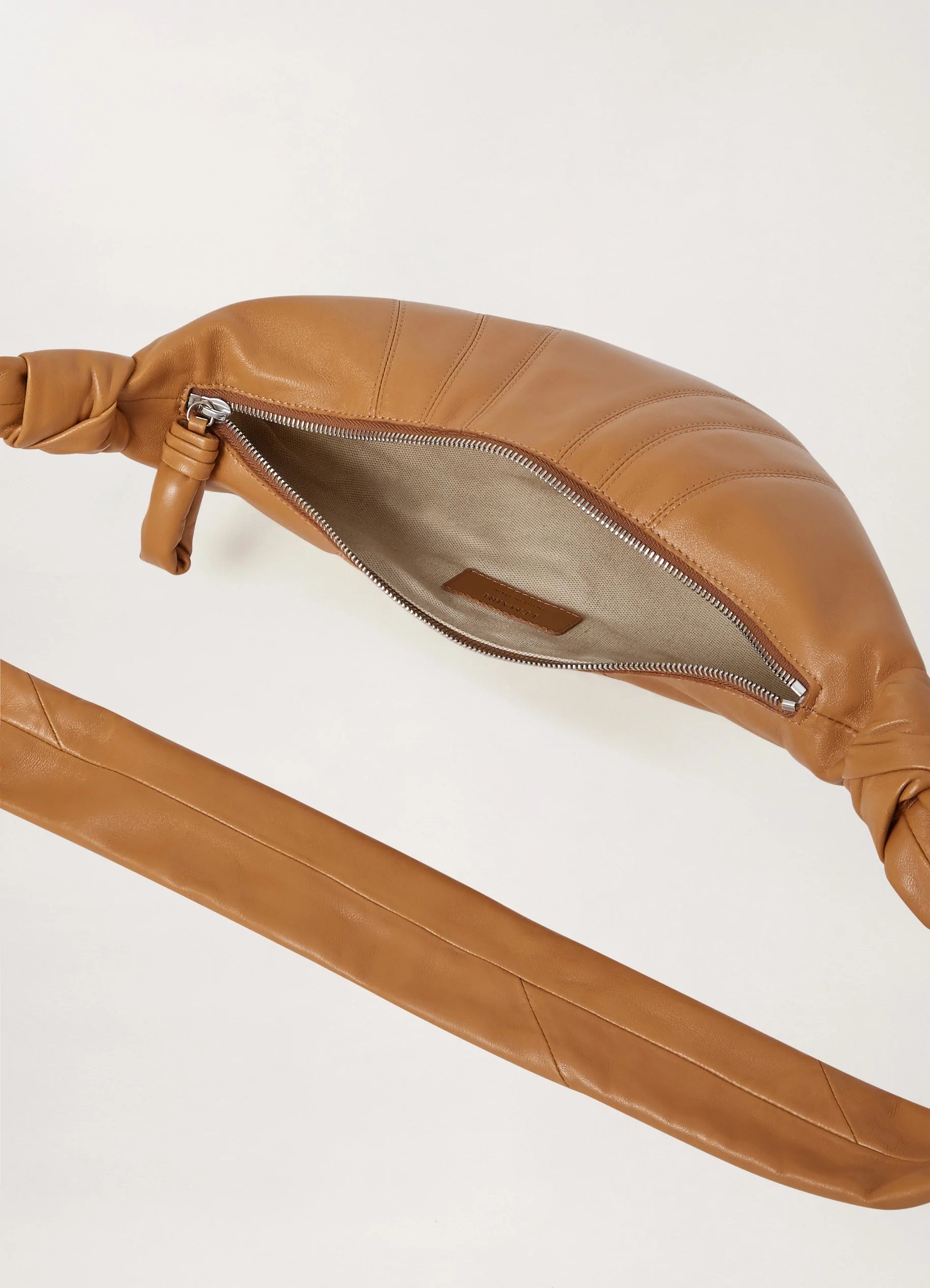 SMALL CROISSANT BAG
SOFT NAPPA LEATHER - 4