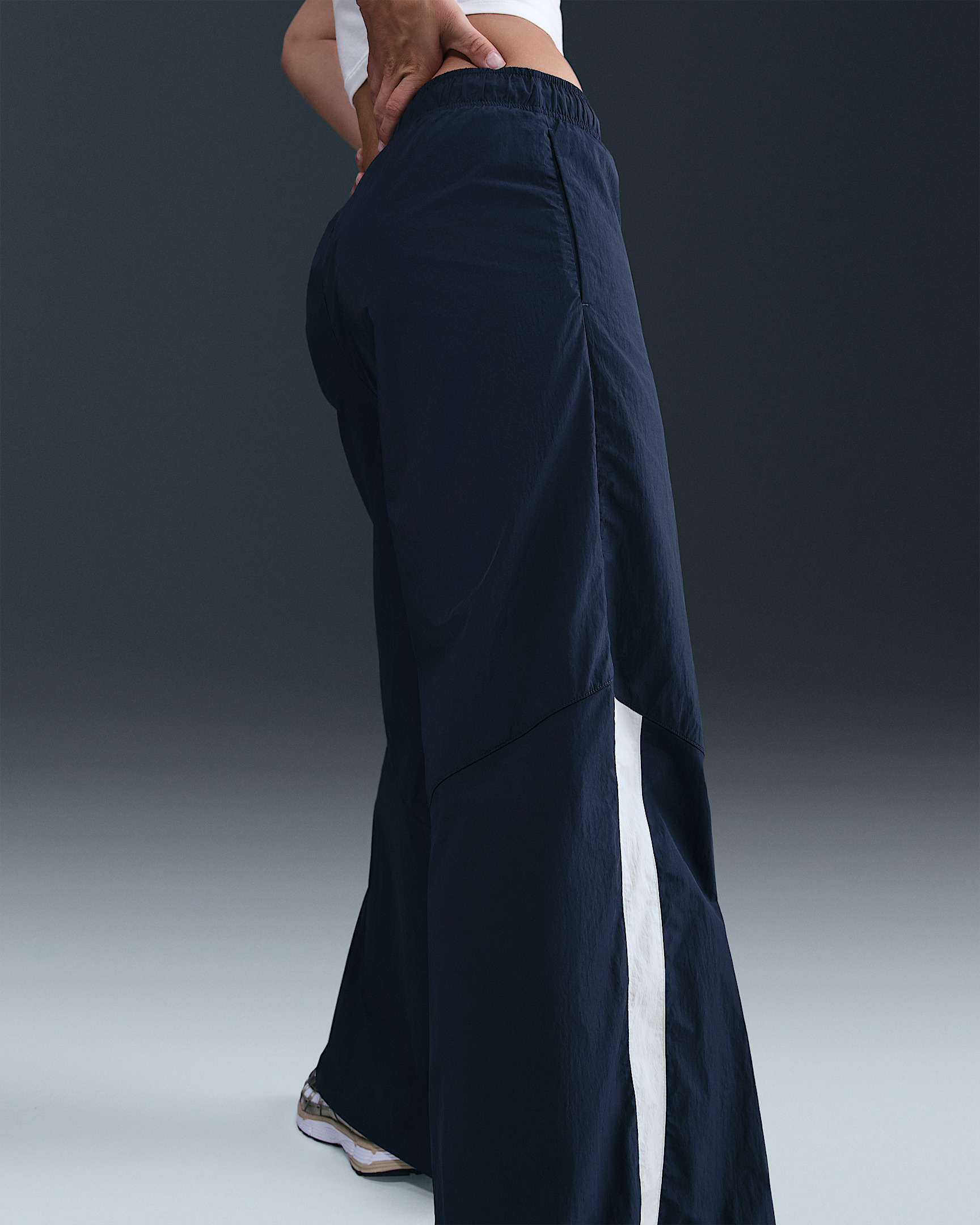 Nike Sportswear Women's Wide-Leg Woven Pants - 3