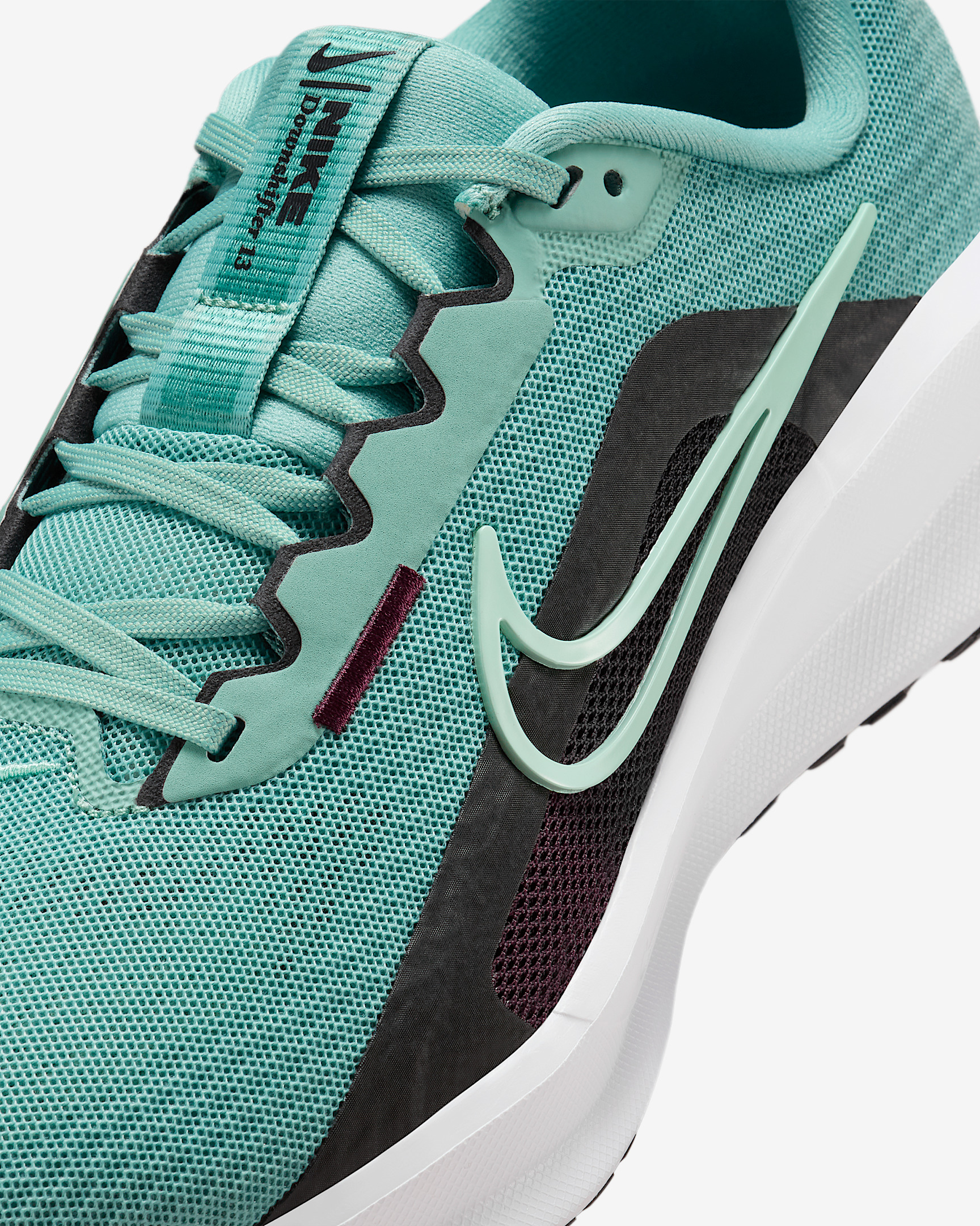 Nike Downshifter 13 Women's Road Running Shoes (Extra Wide) - 7